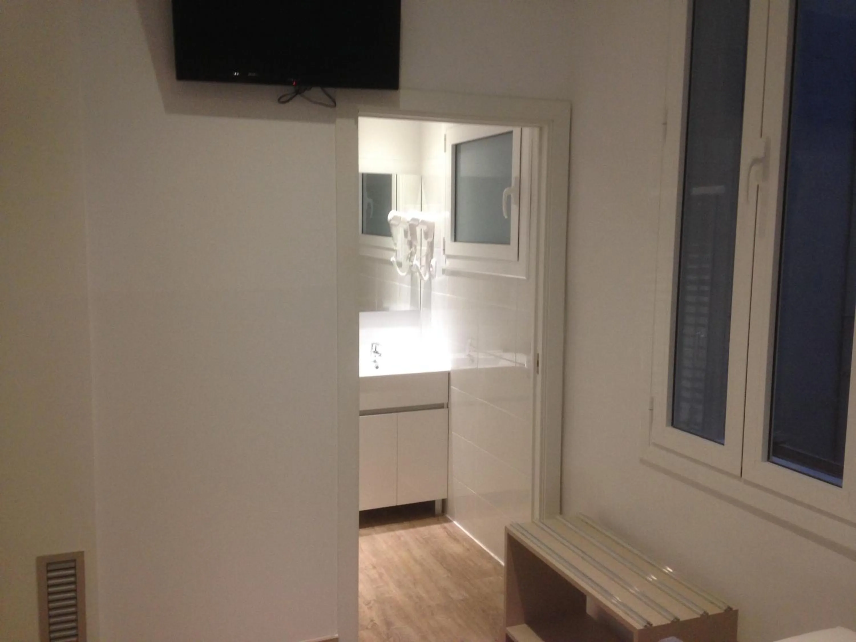 Bathroom in Hostalin Barcelona Passeig de Gracia