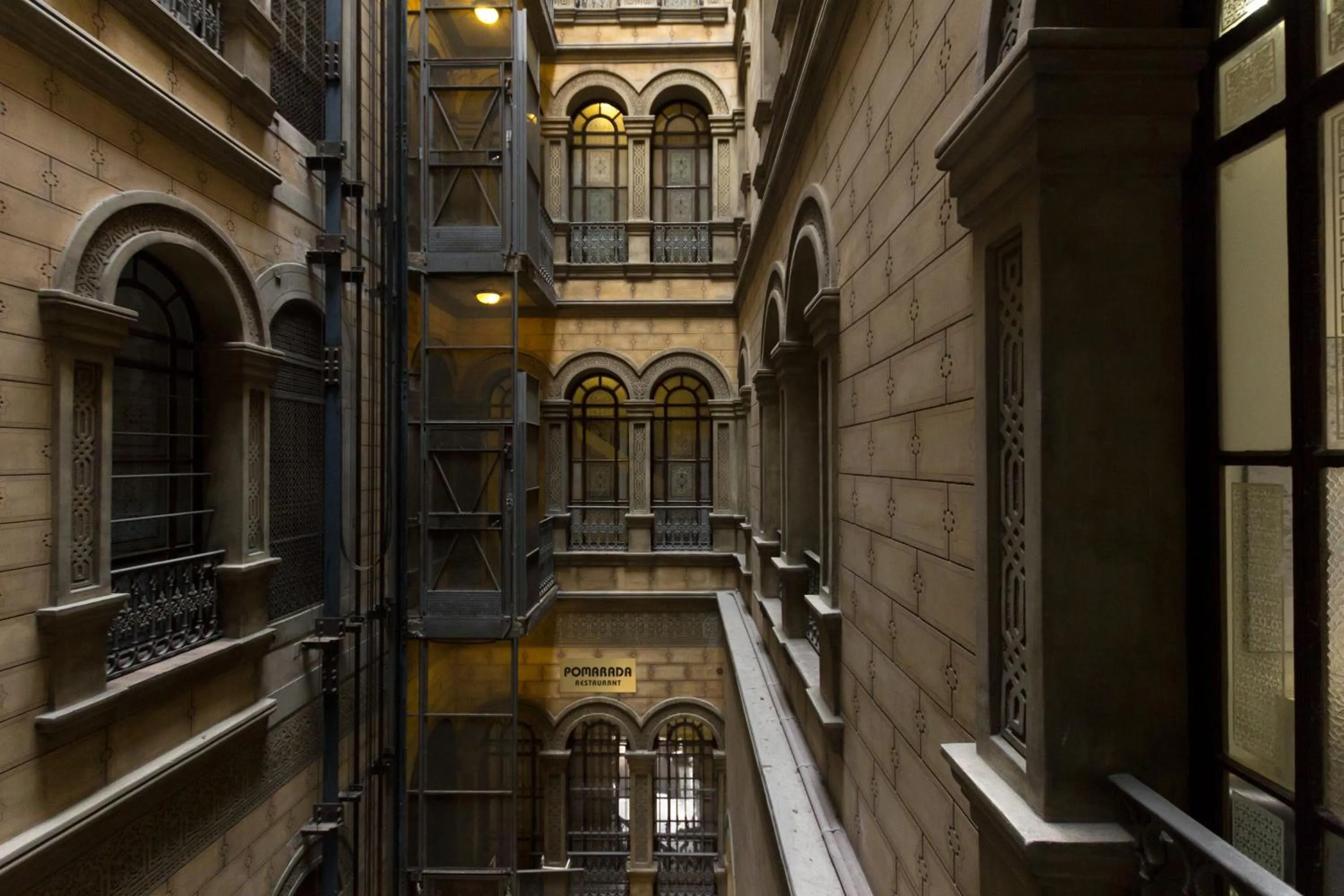 Facade/entrance in Hostalin Barcelona Passeig de Gracia