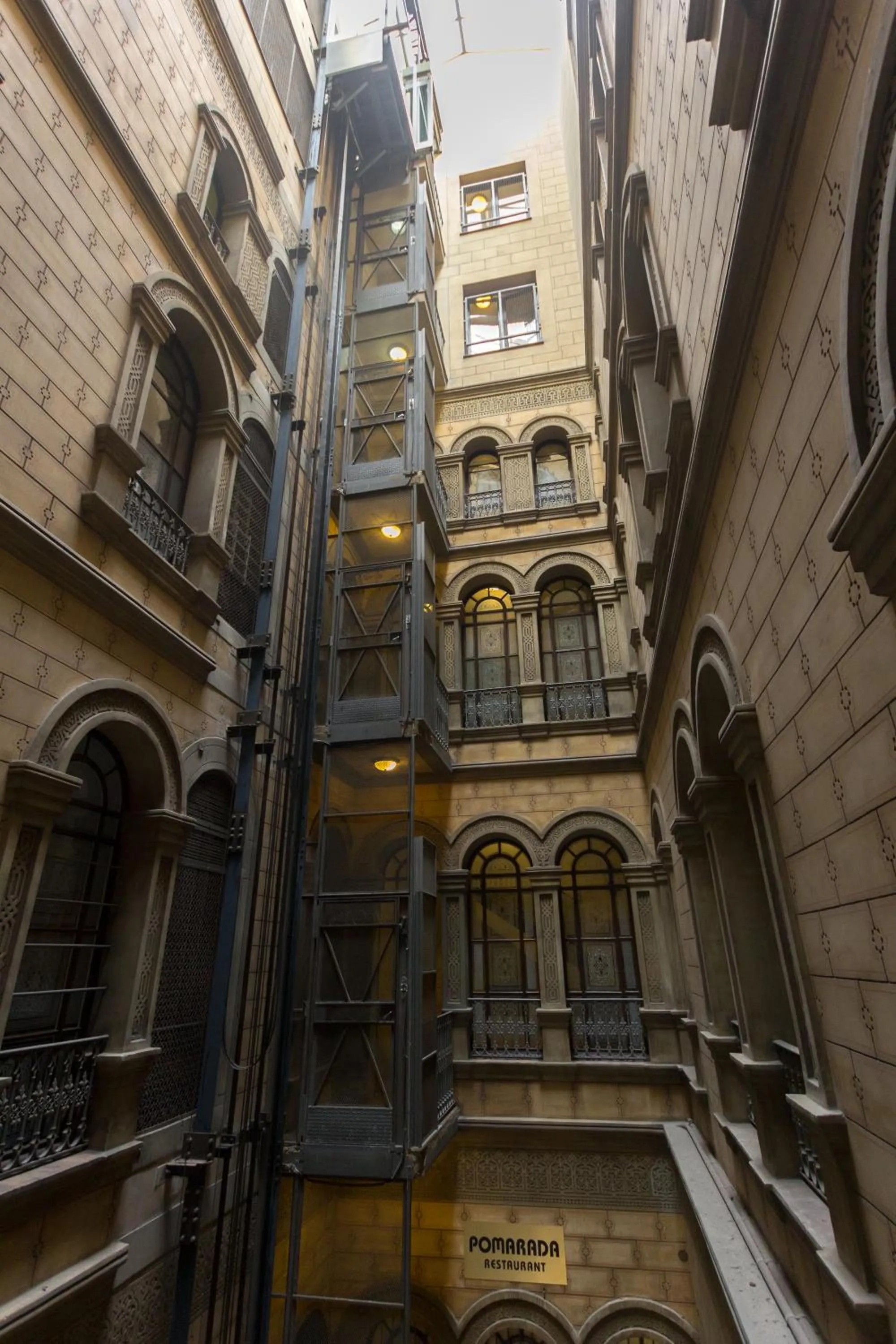 Facade/entrance in Hostalin Barcelona Passeig de Gracia