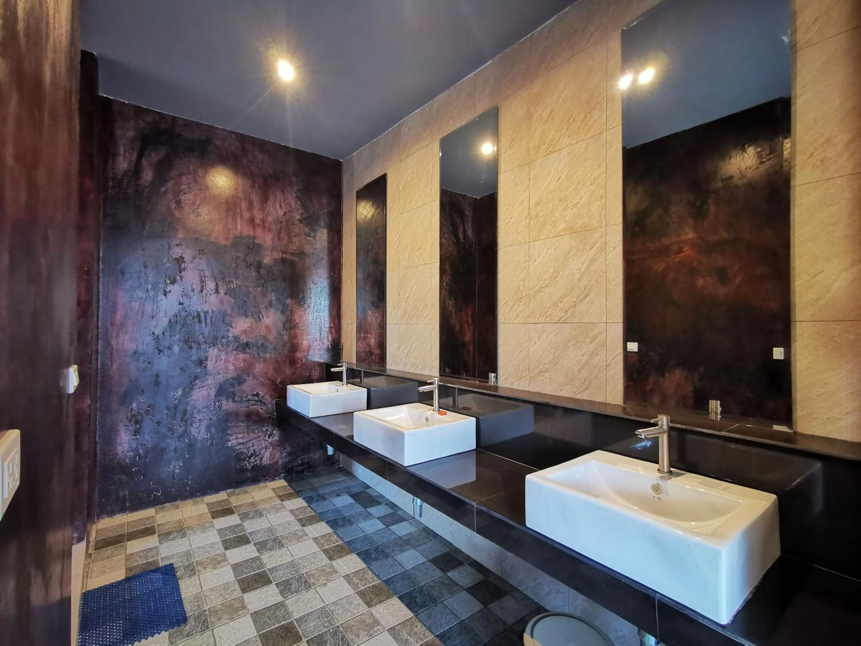 Bathroom in Hi Samui Hostel