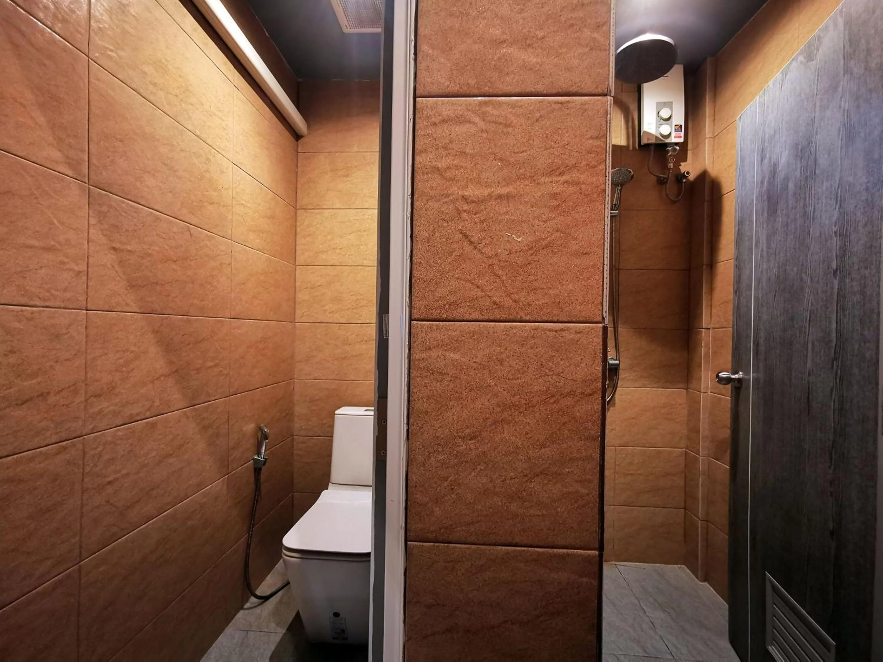 Shower in Hi Samui Hostel