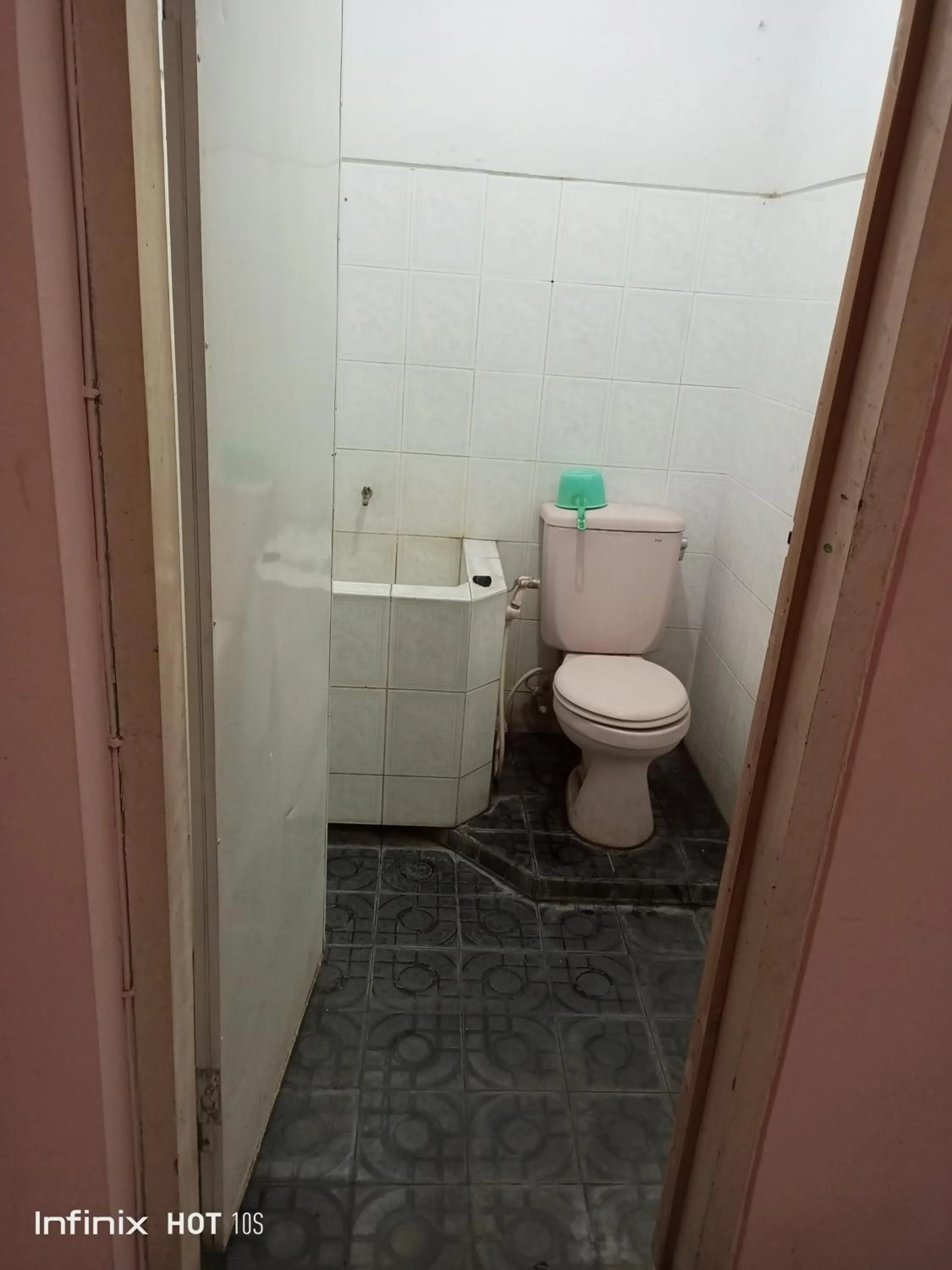 Bathroom in Hotel Tirtonadi Permai