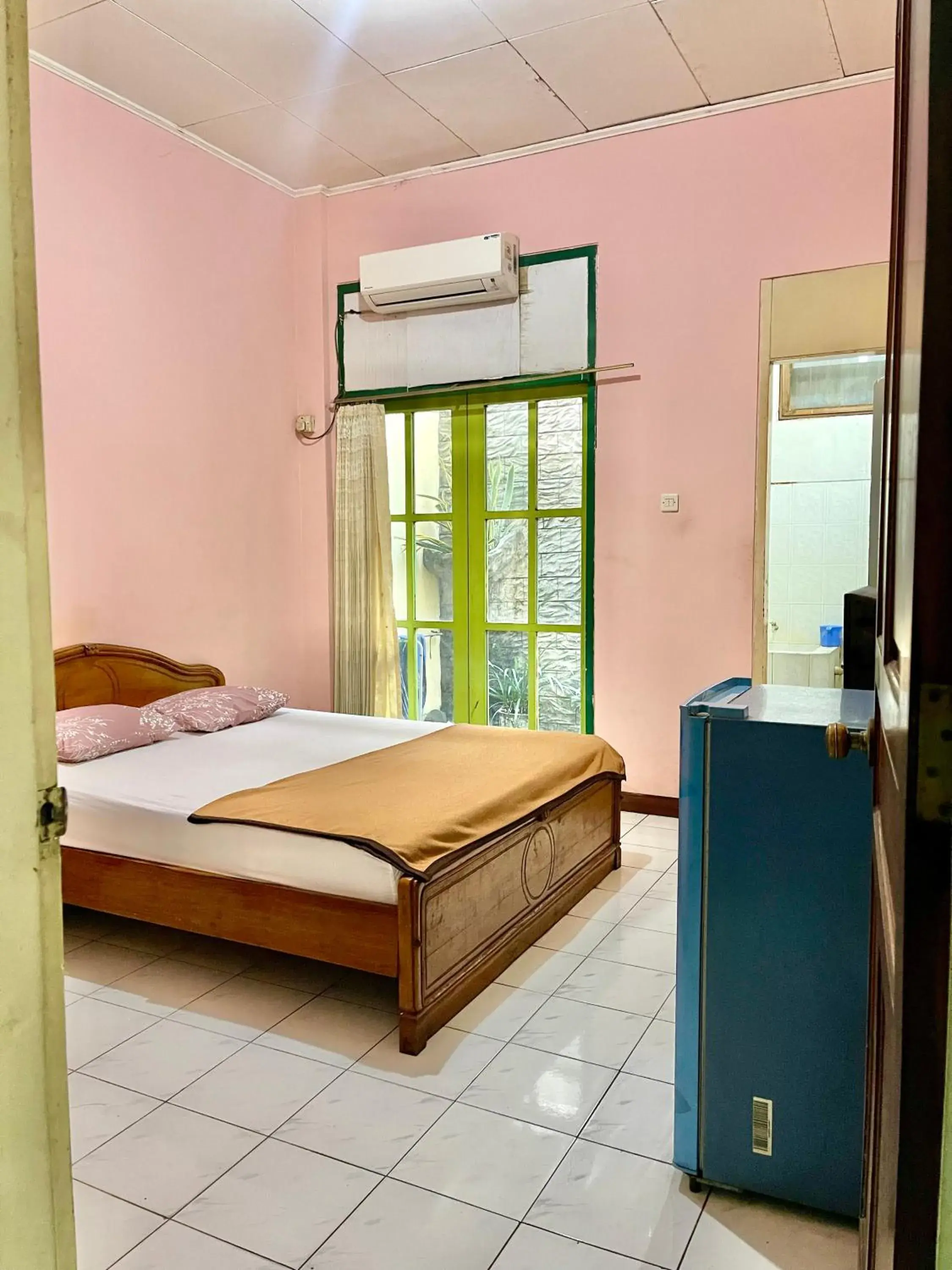 Standard Double Room in Hotel Tirtonadi Permai Standard Double Room in Hotel Tirtonadi Permai