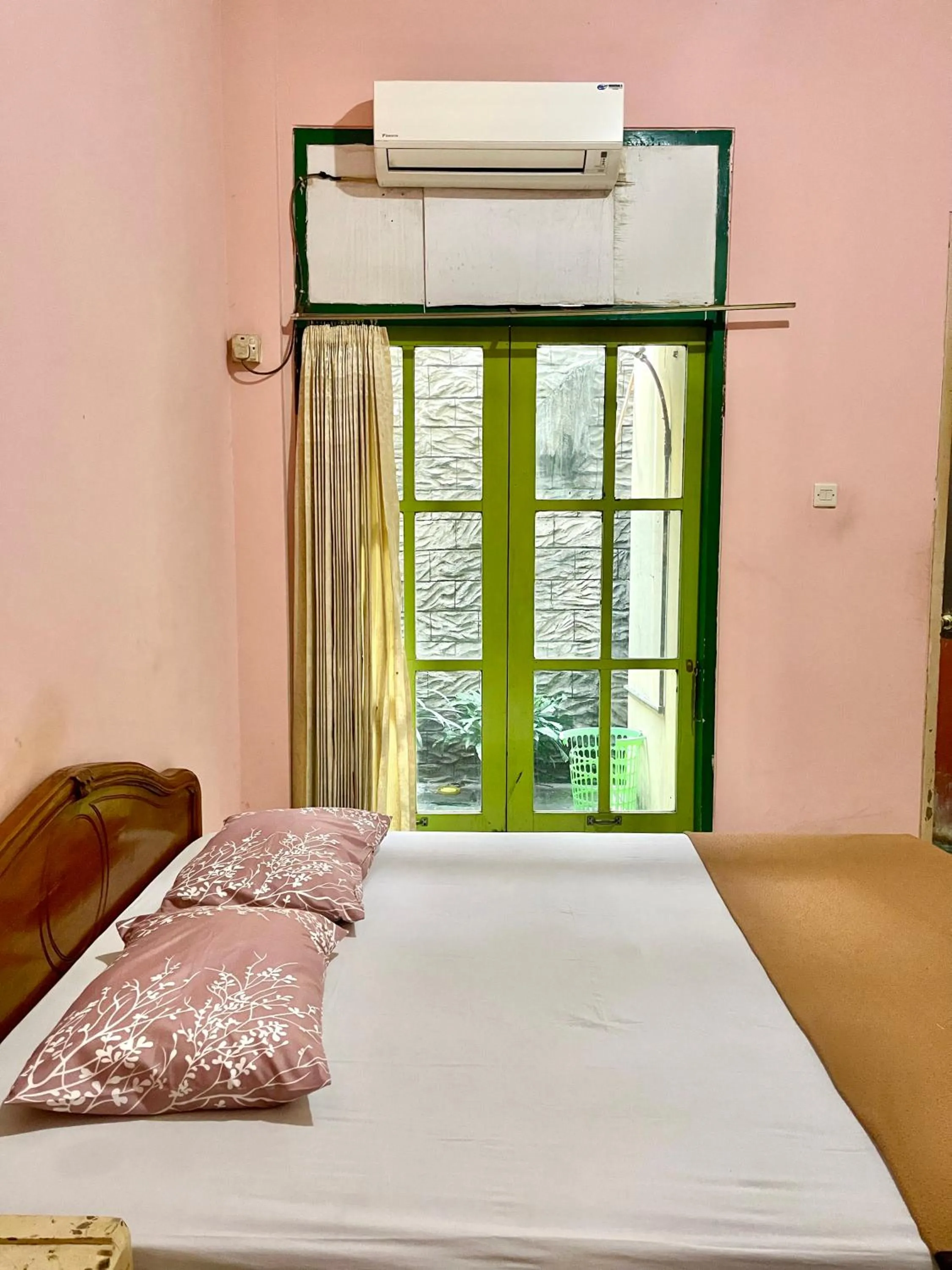 Bedroom, Bed in Hotel Tirtonadi Permai