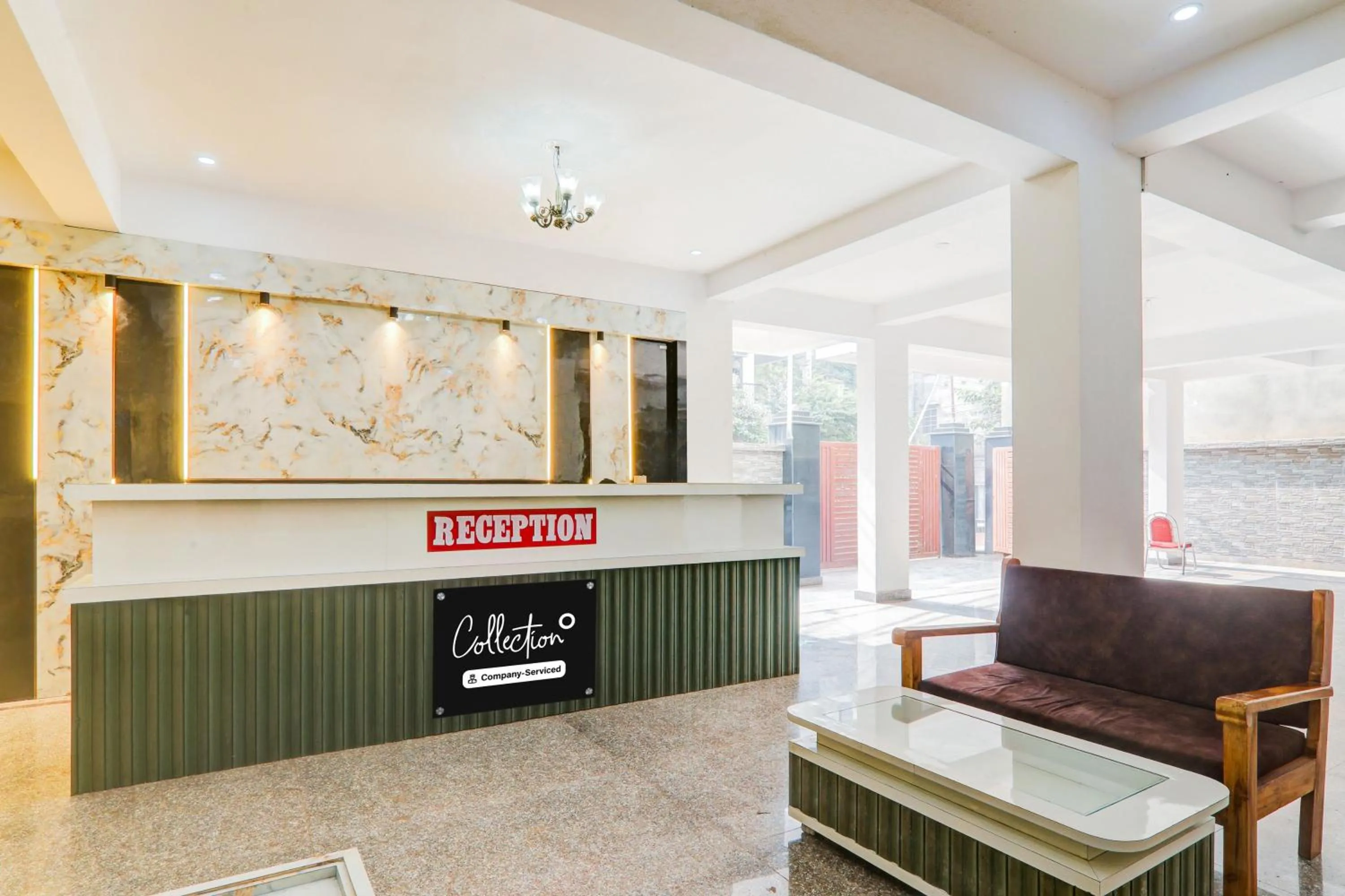 Lobby or reception in Super Collection O Chitaipur IIT BHU Campus Varanasi