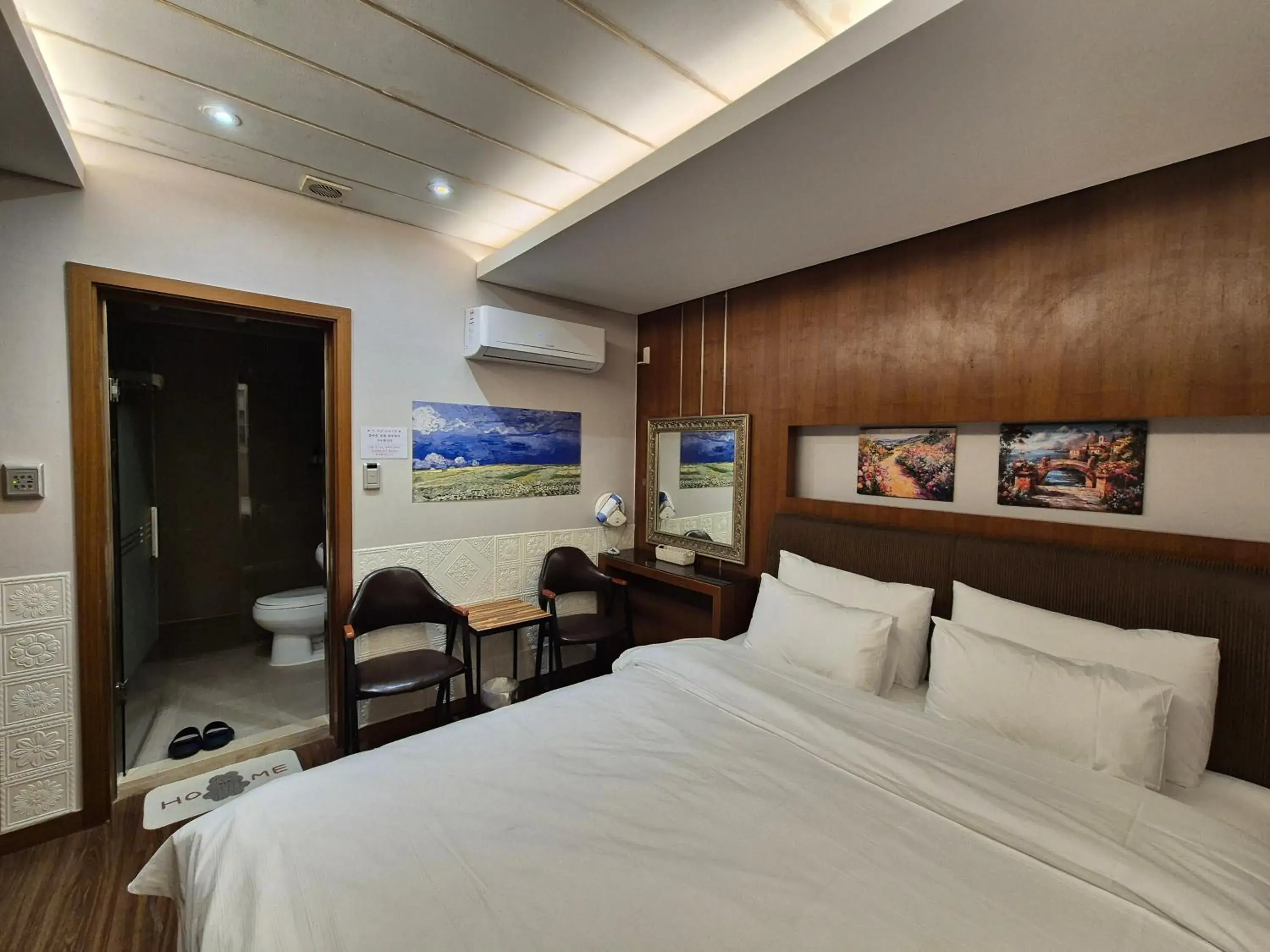 Standard Double Room in New Day Hotel Gangnam Standard Double Room in New Day Hotel Gangnam