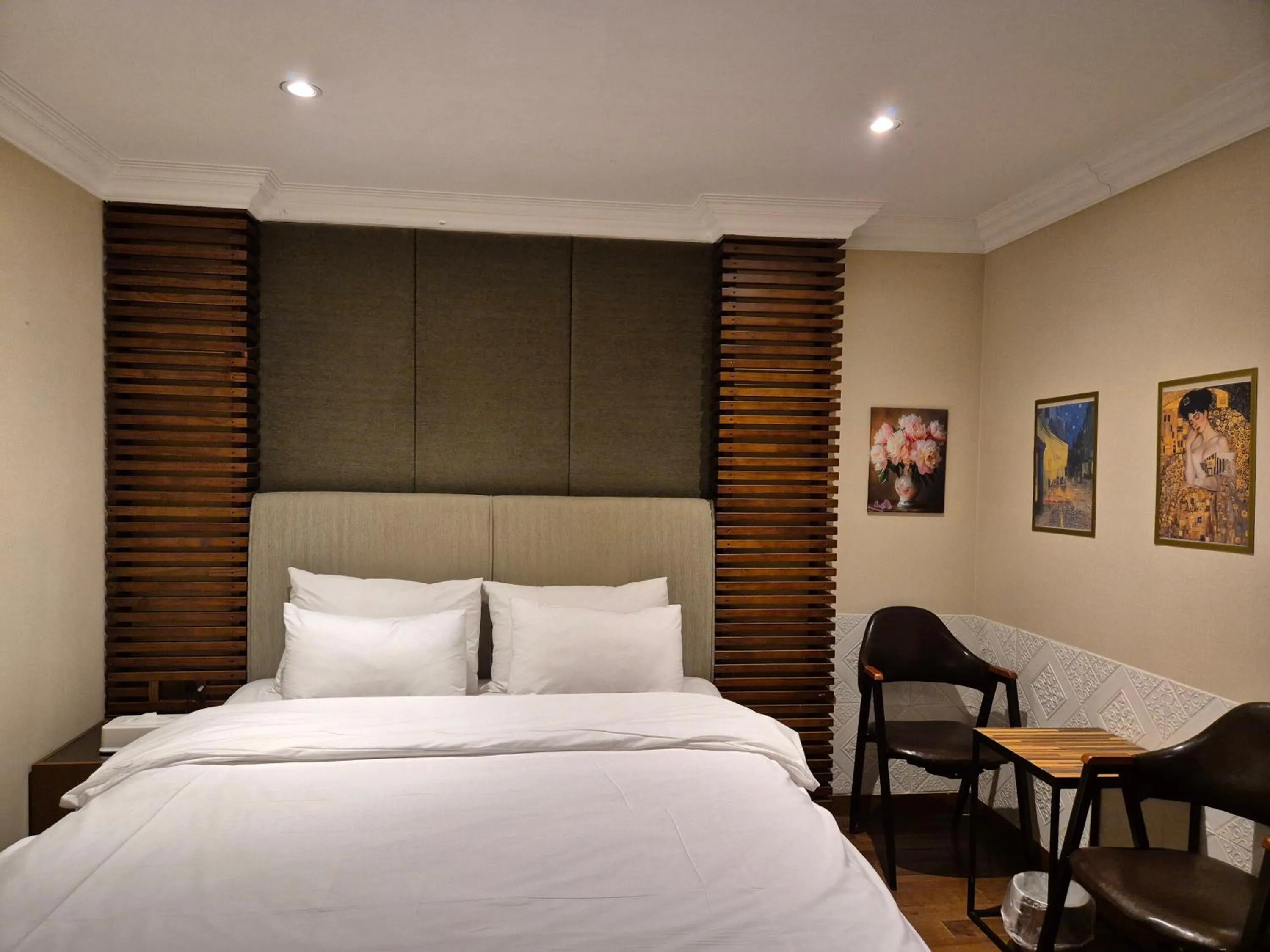 Bed in New Day Hotel Gangnam