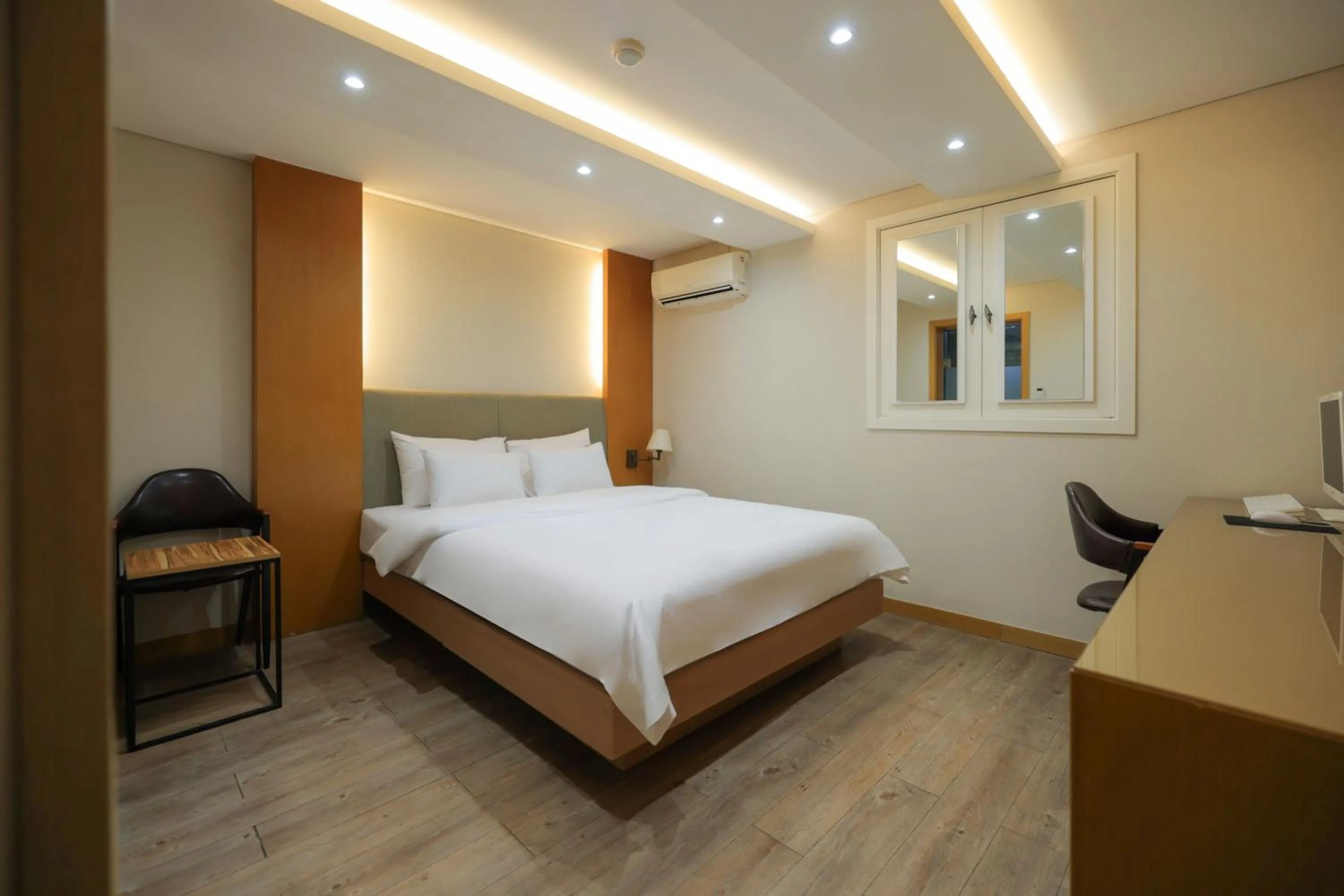 Bed in New Day Hotel Gangnam