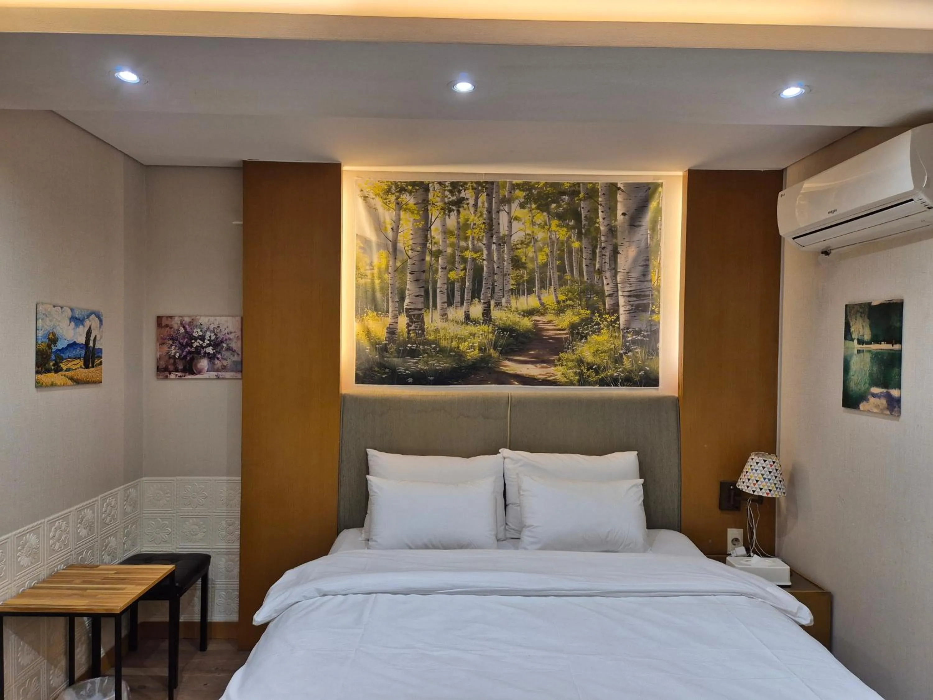 Bed in New Day Hotel Gangnam