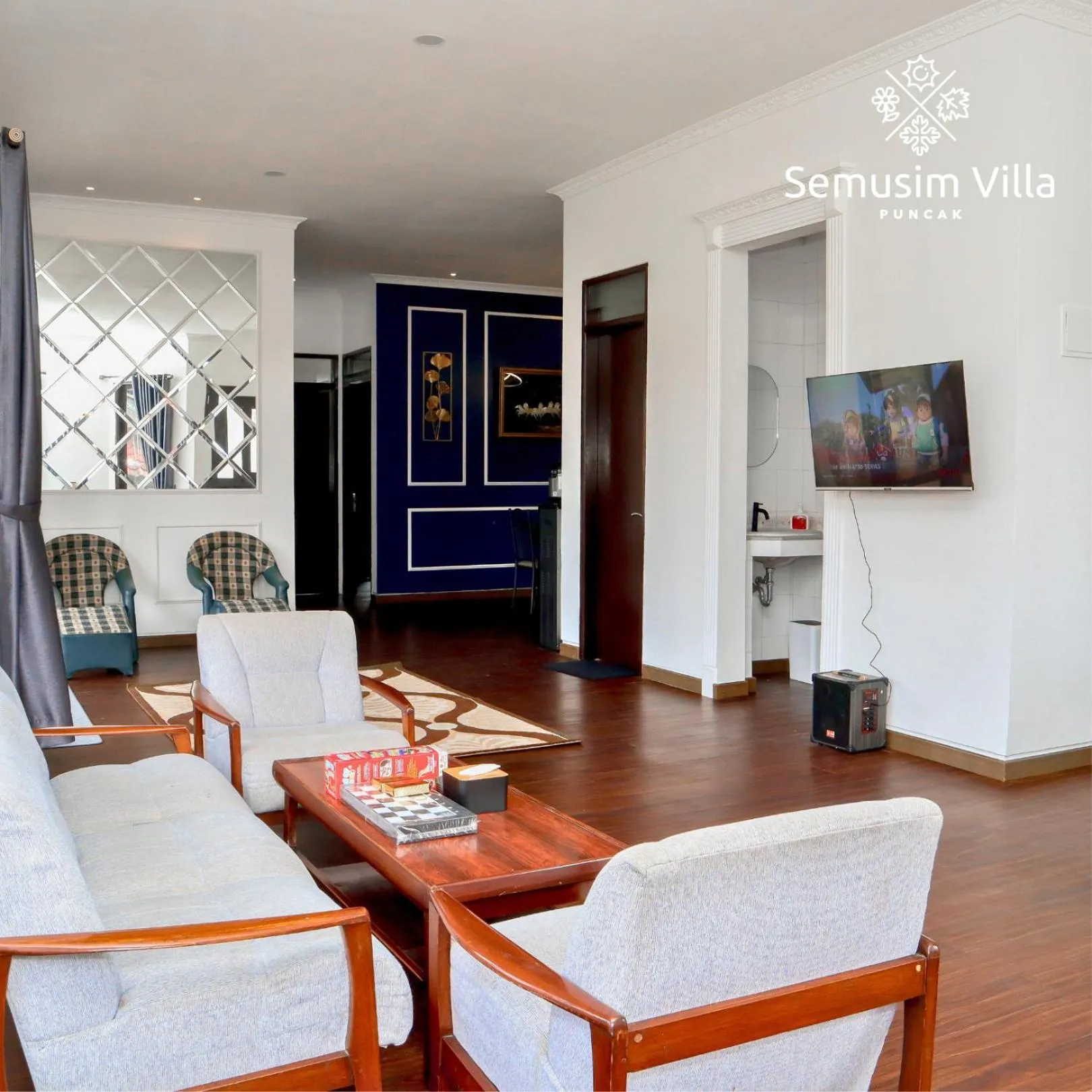 Living room in Sierra by Semusim Villa