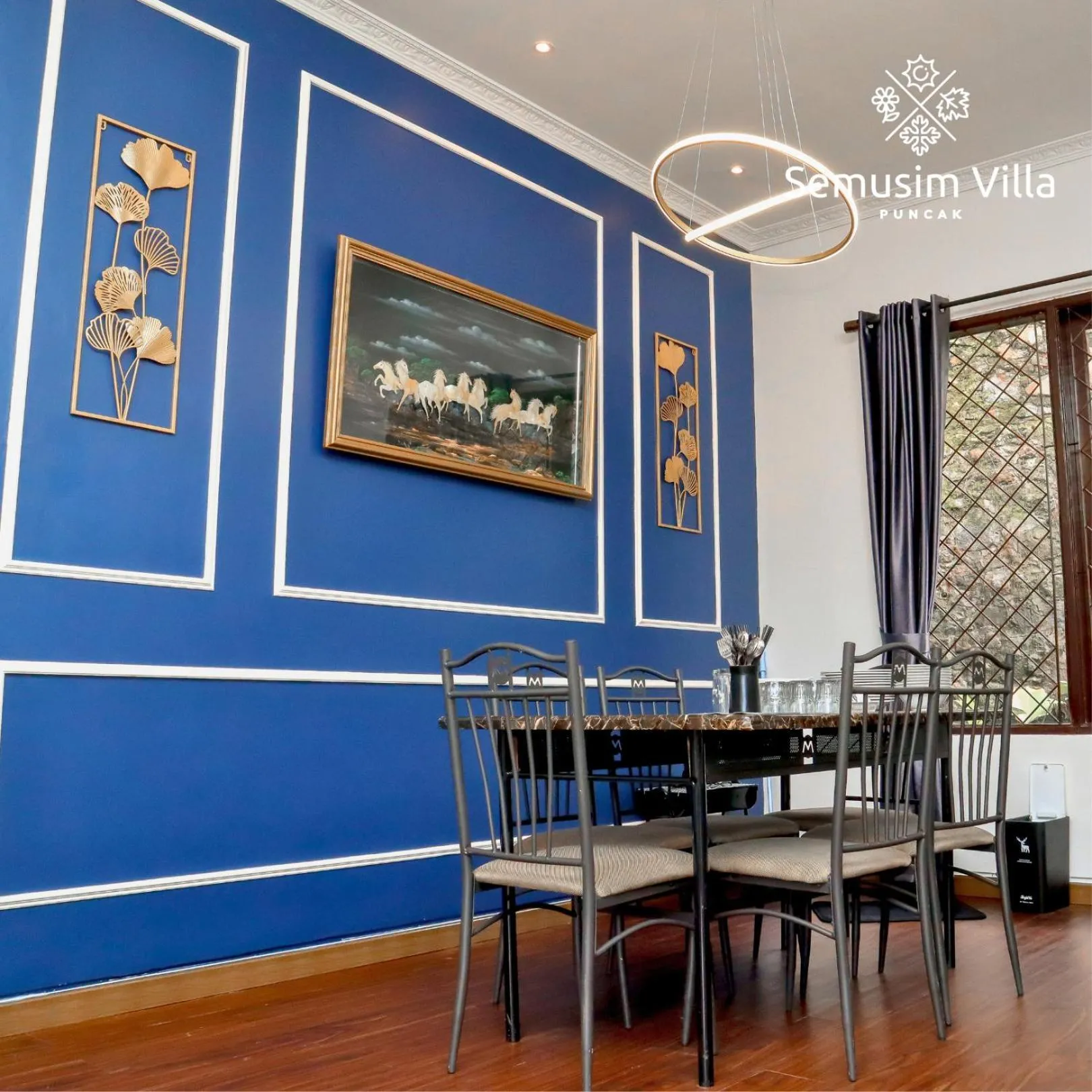 Dining area in Sierra by Semusim Villa