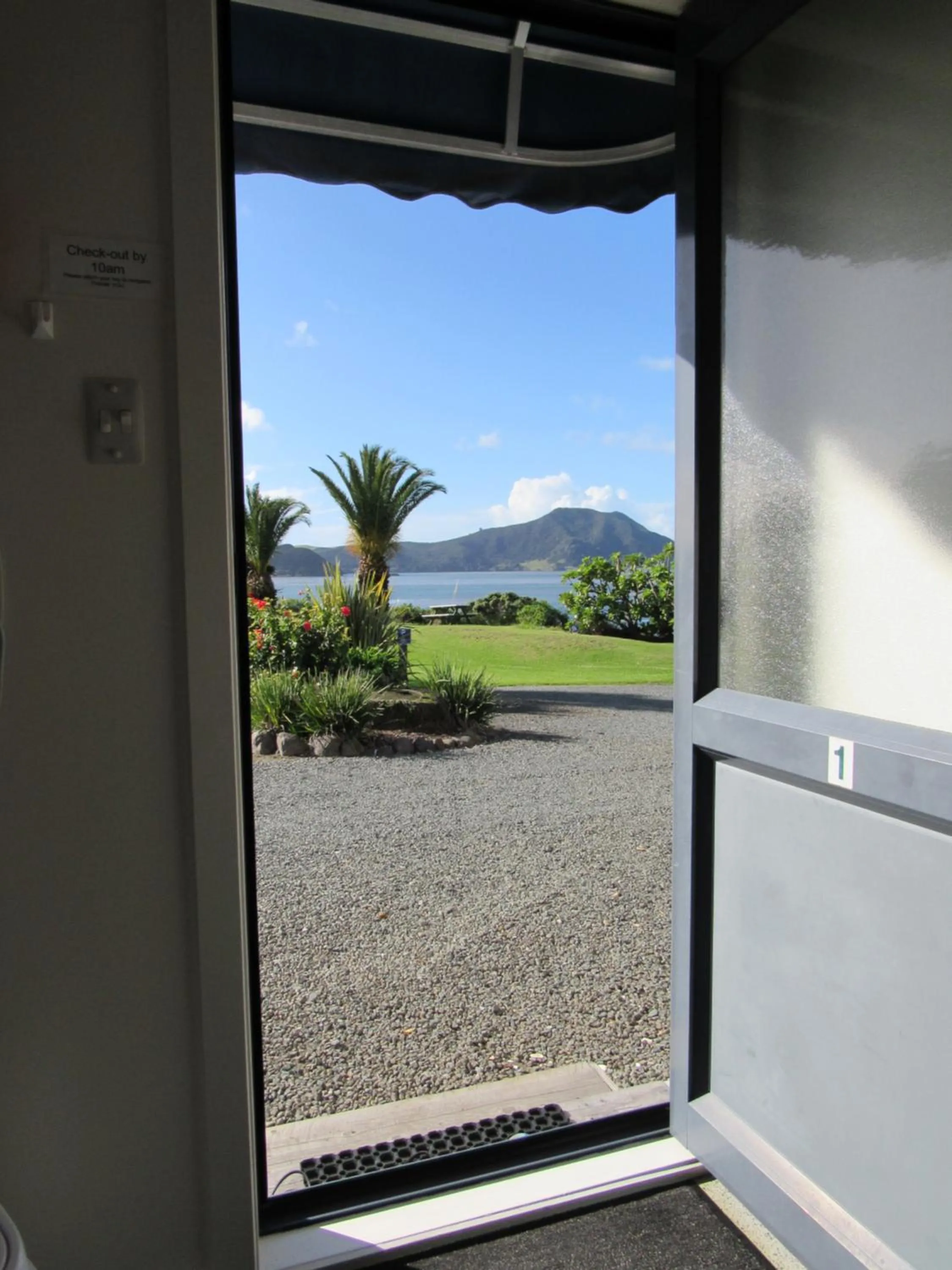 Garden view in Pukenui Lodge Motel