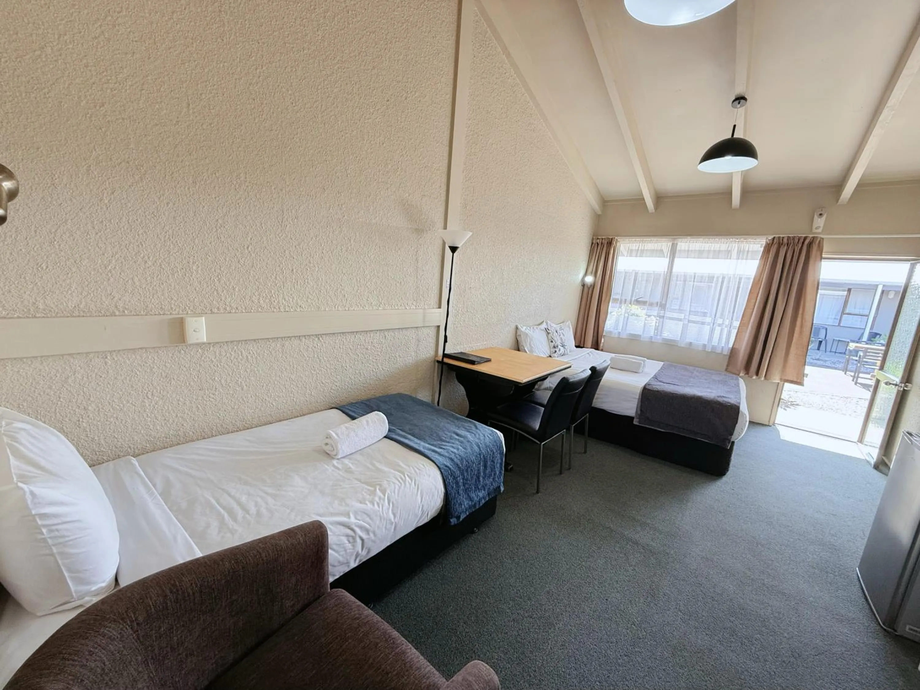 Photo of the whole room, Bed in Cortez Motel