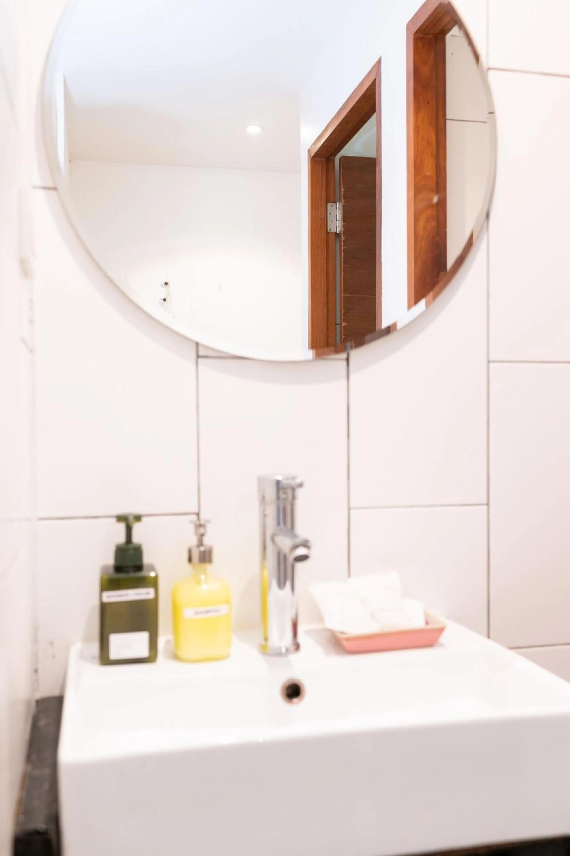 Bathroom in Oon Poshtel x Cafe