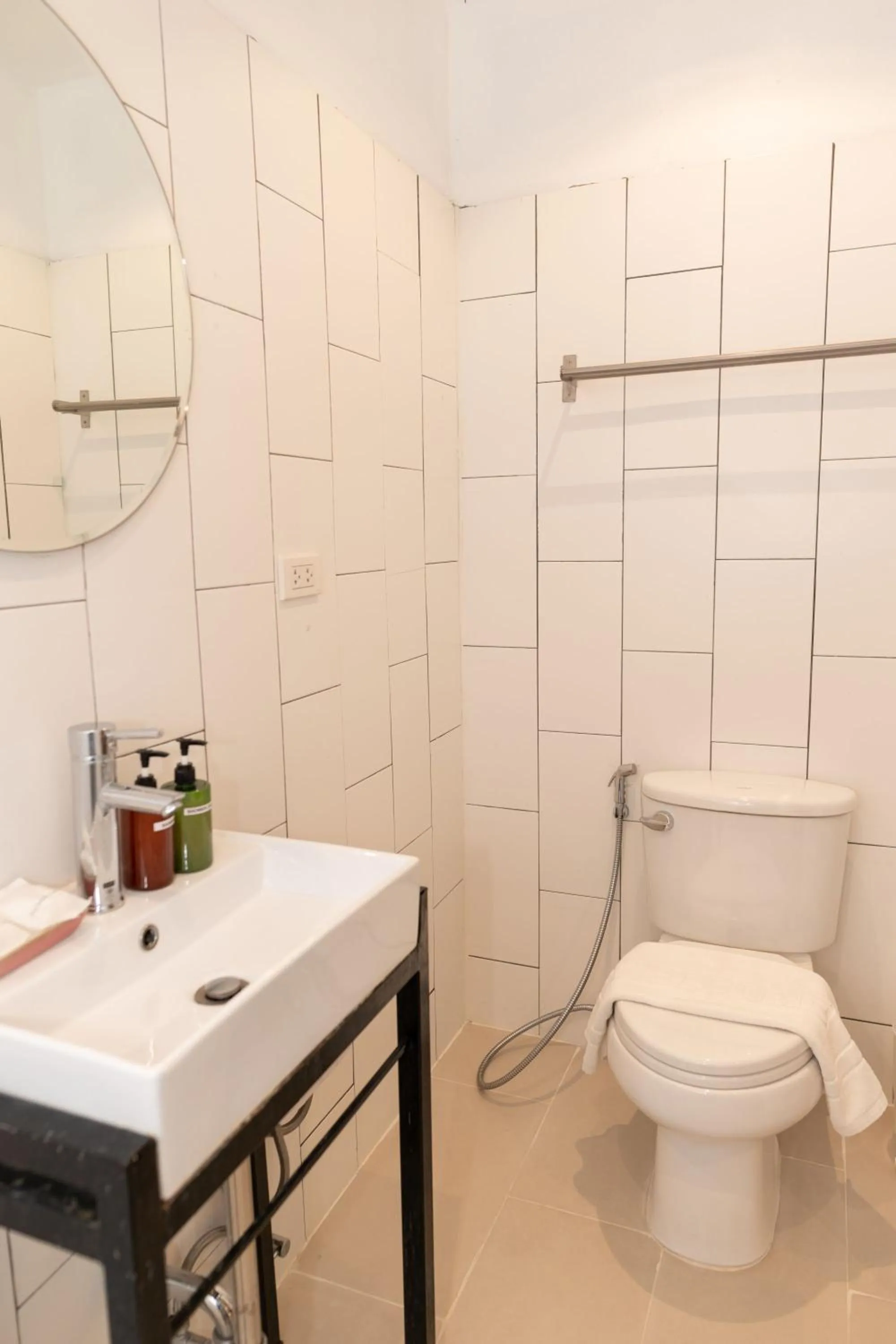 Bathroom in Oon Poshtel x Cafe