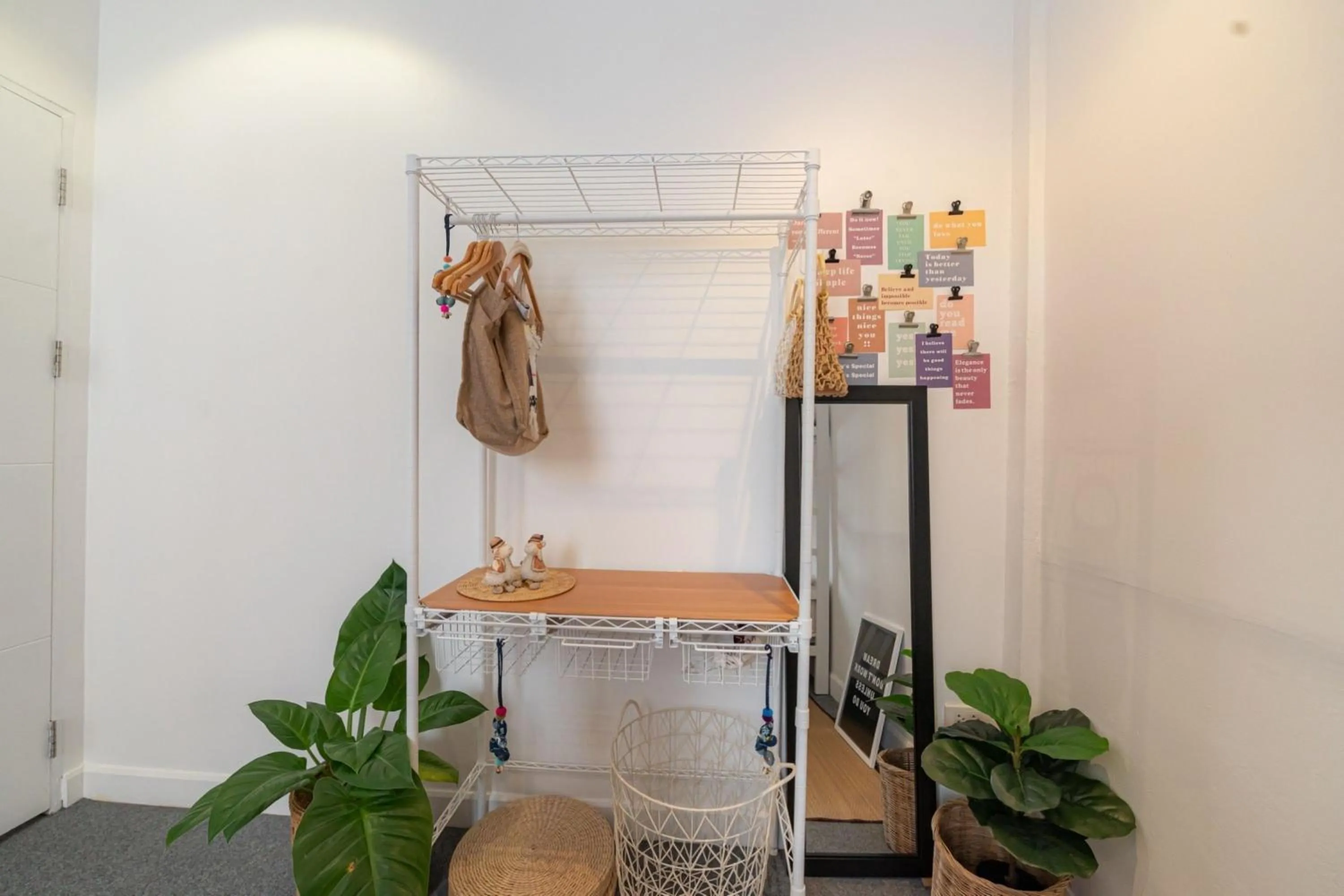 Bedroom in Oon Poshtel x Cafe