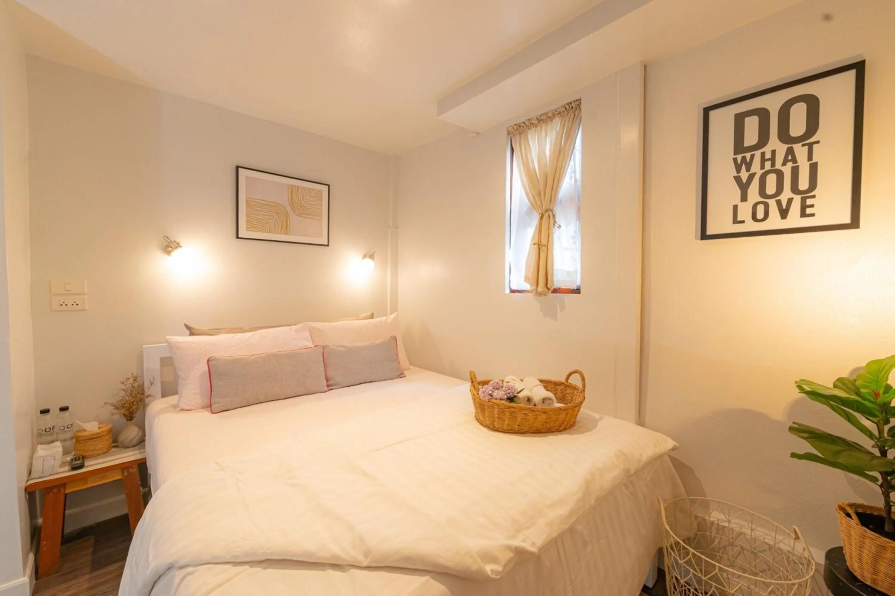 Bedroom, Bed in Oon Poshtel x Cafe