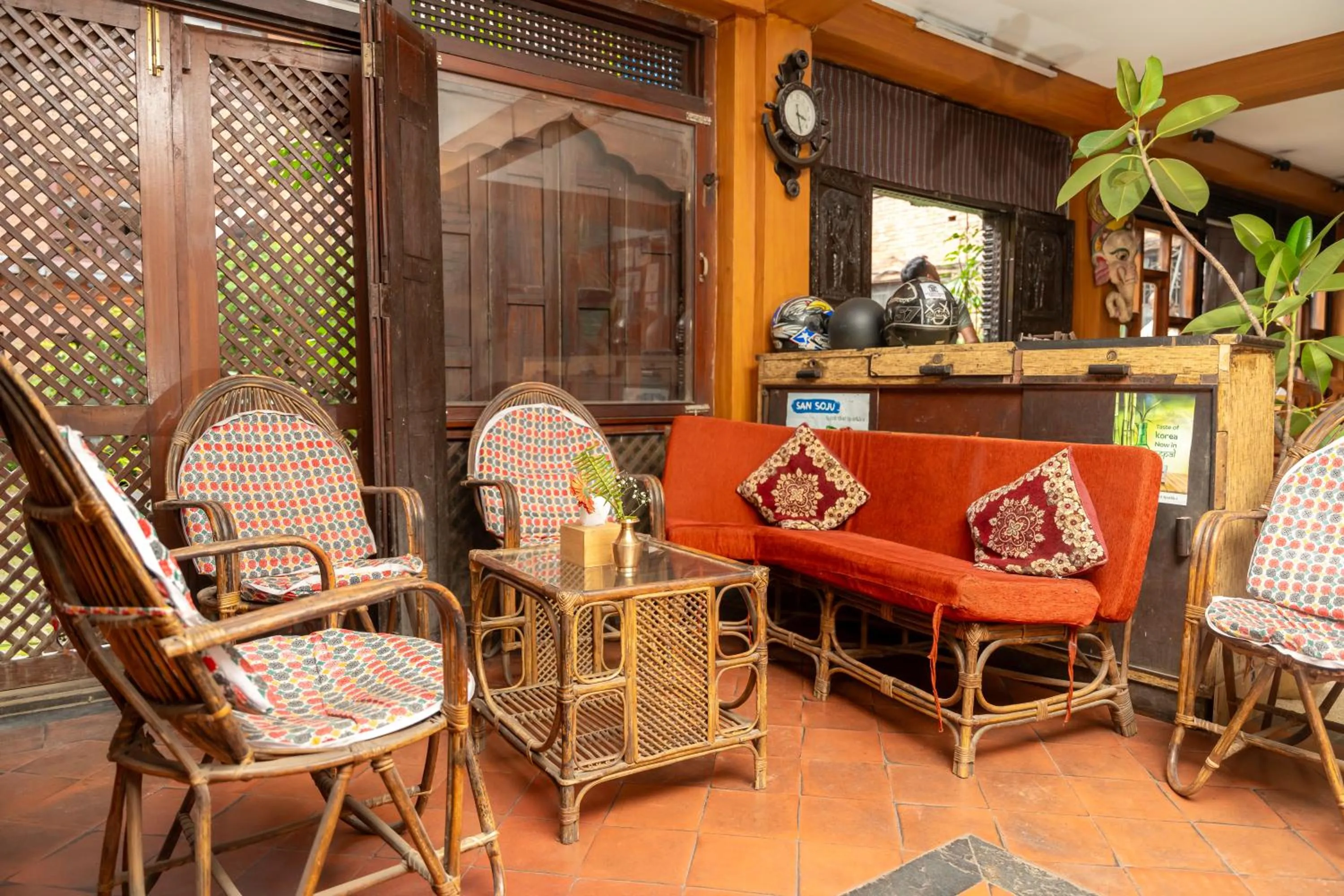 Living room in Golden Gate Guest House