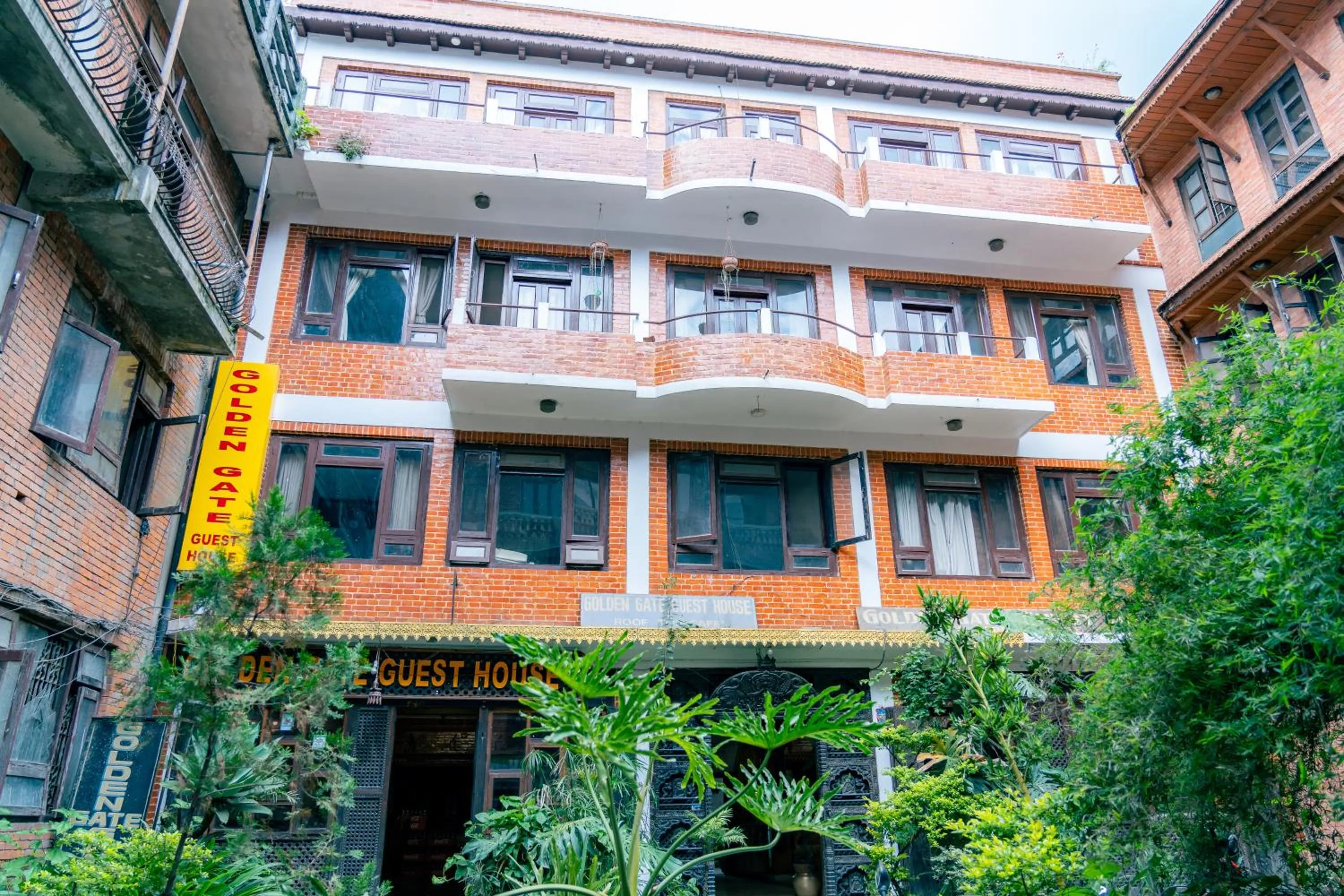 Property building in Golden Gate Guest House