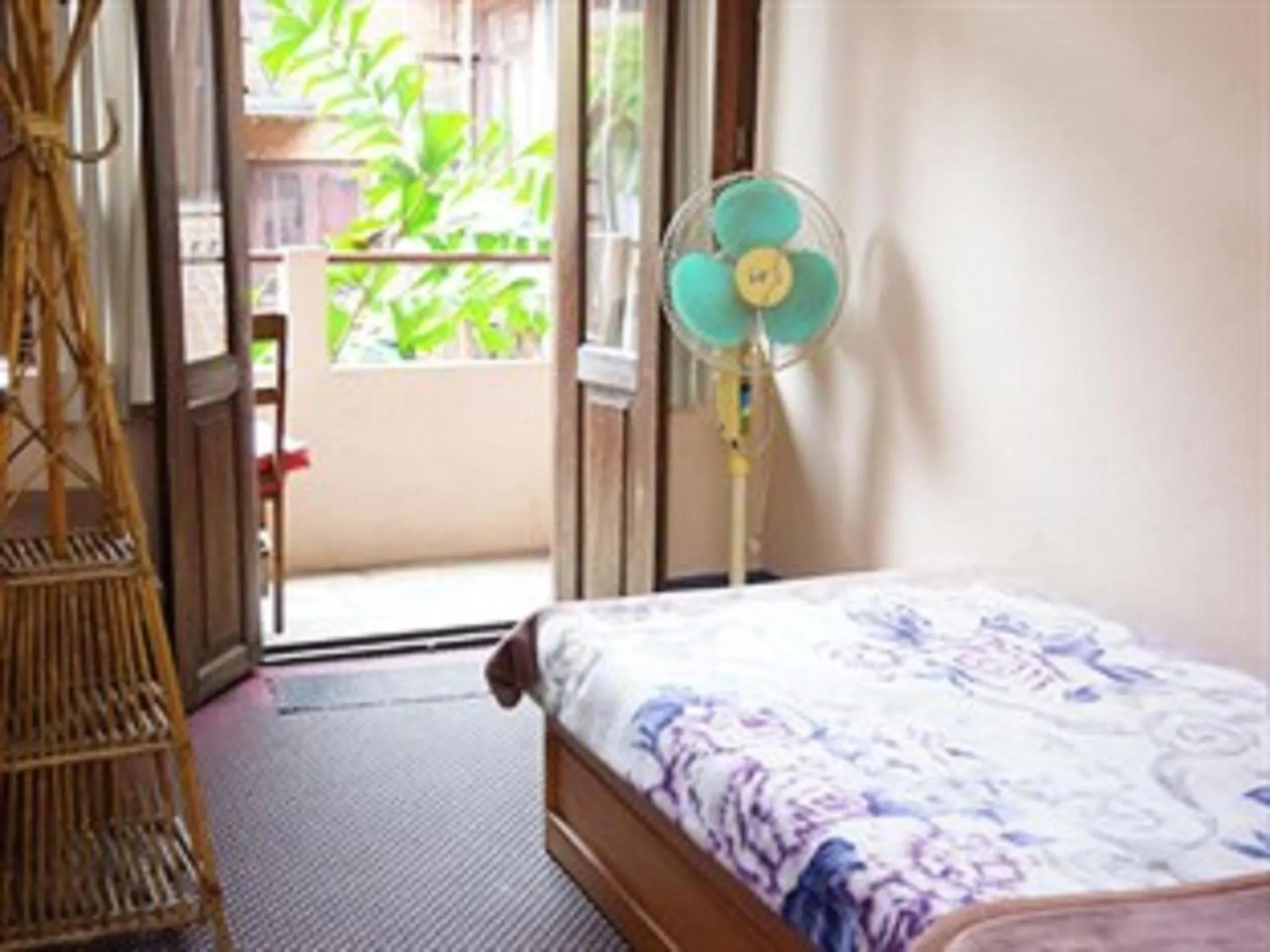 Bed in Golden Gate Guest House