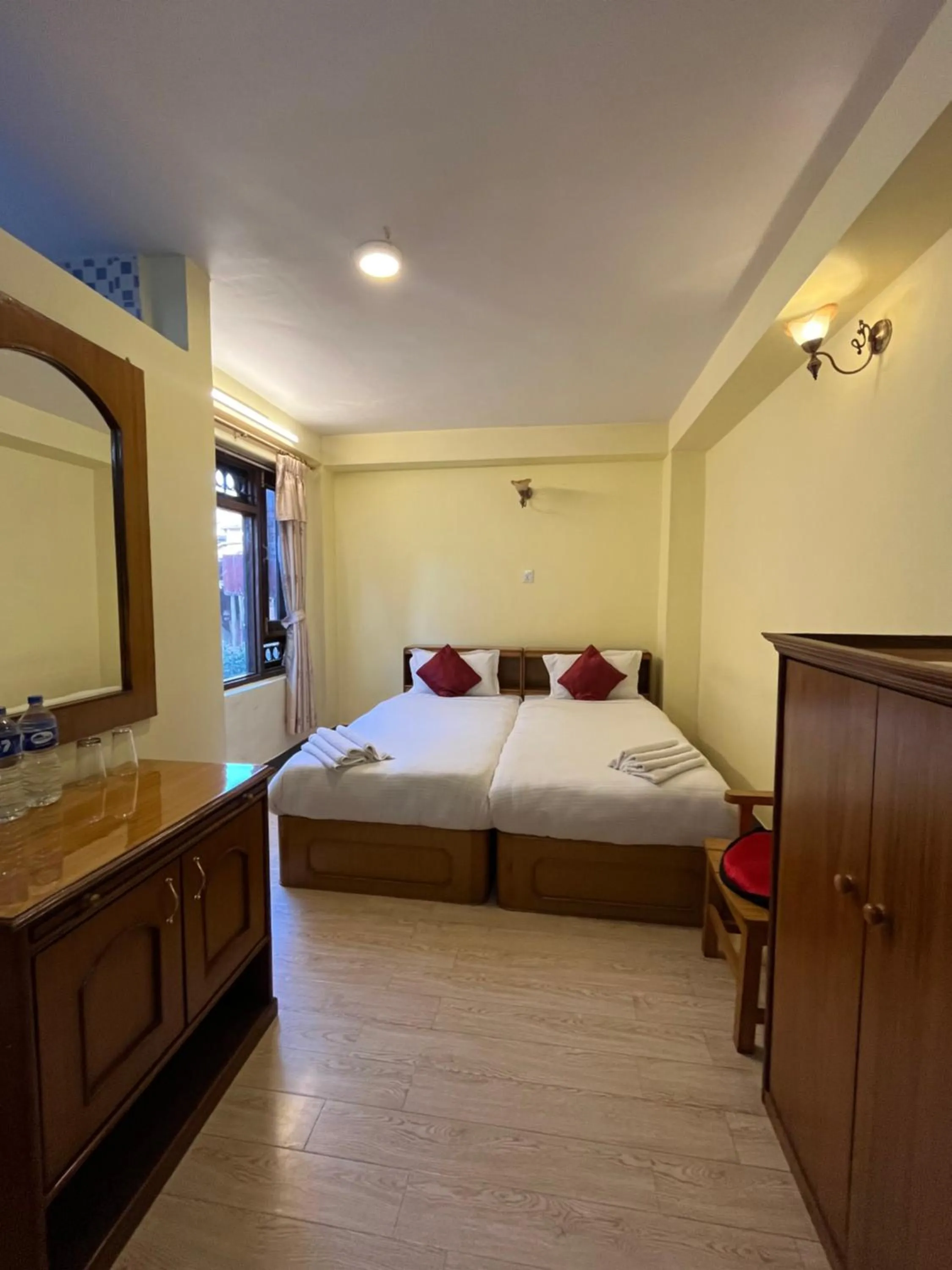 Photo of the whole room, Bed in Golden Gate Guest House