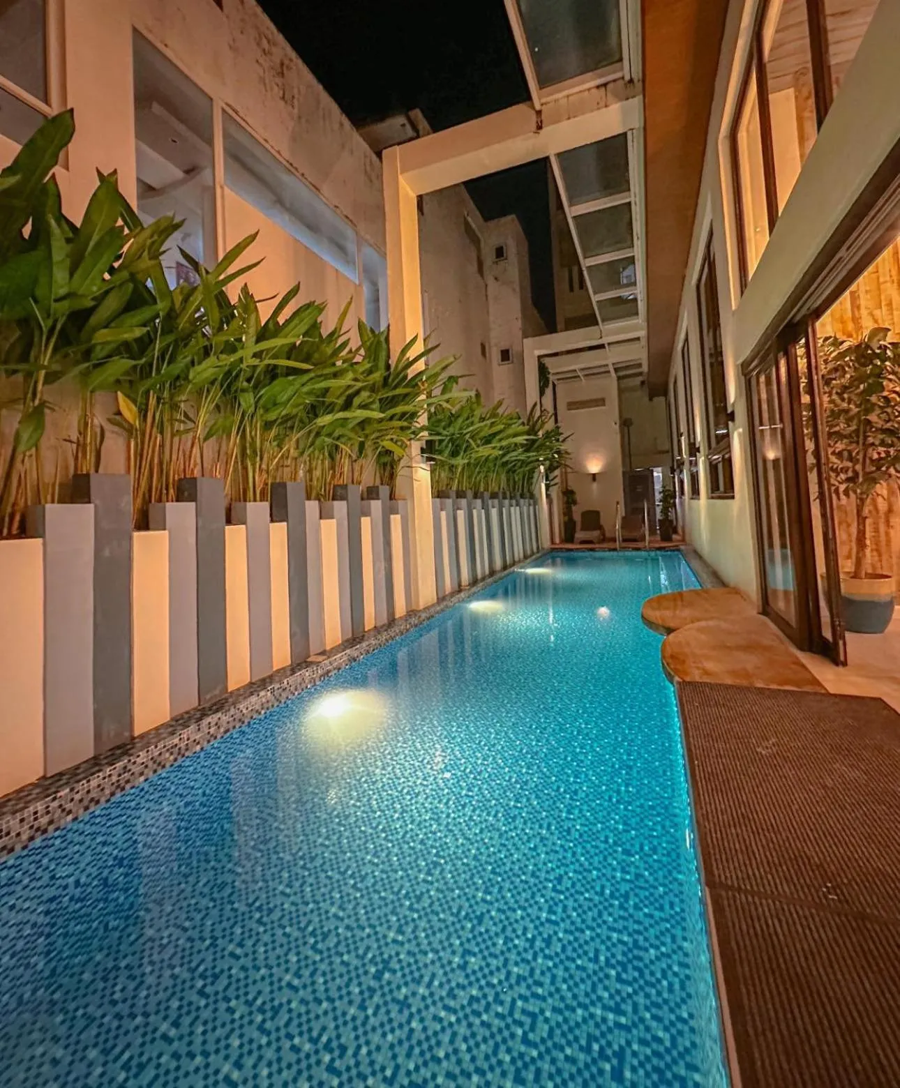 Swimming pool in Ferra Premier by JG