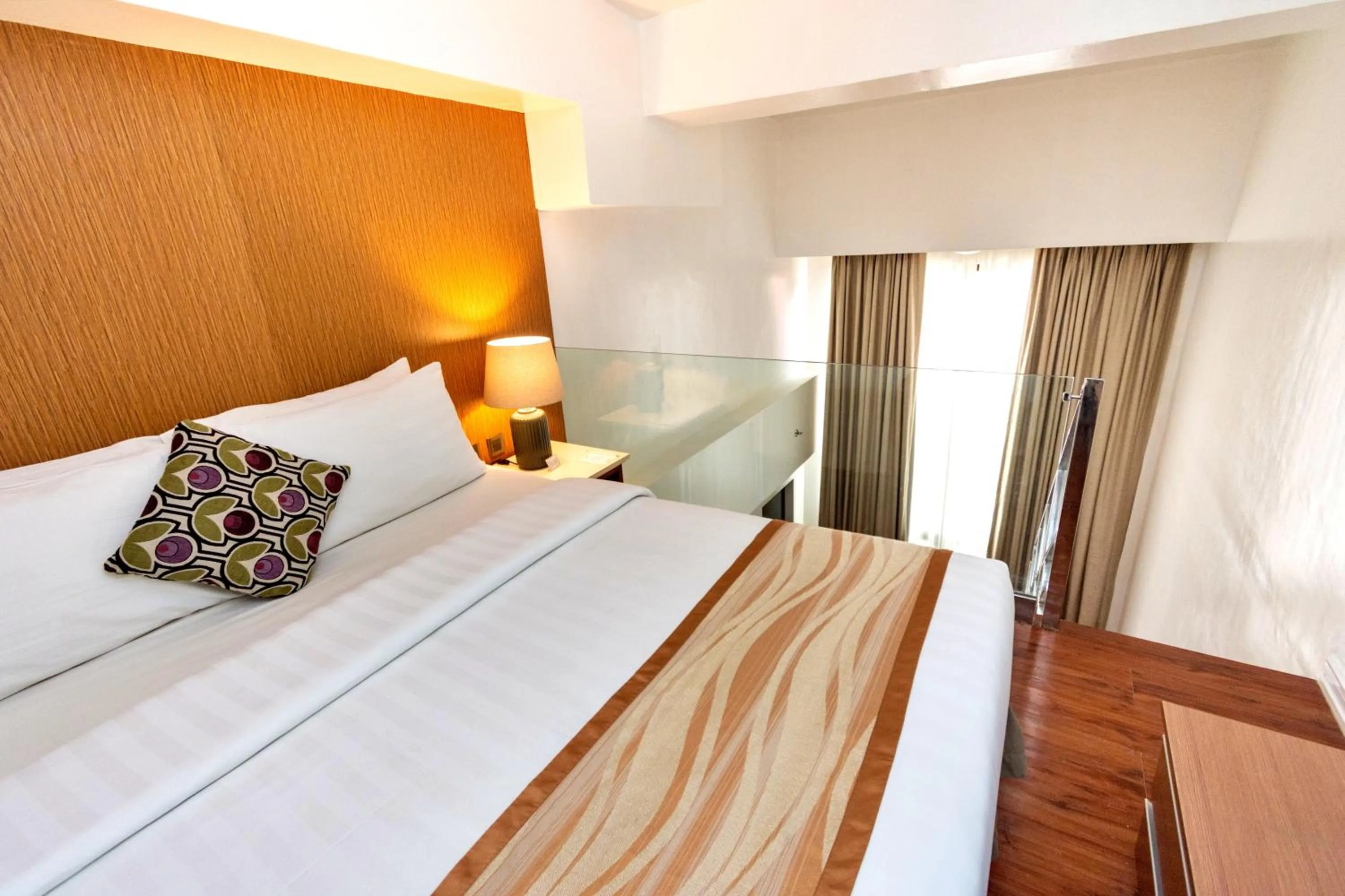 Bed in Ferra Premier by JG