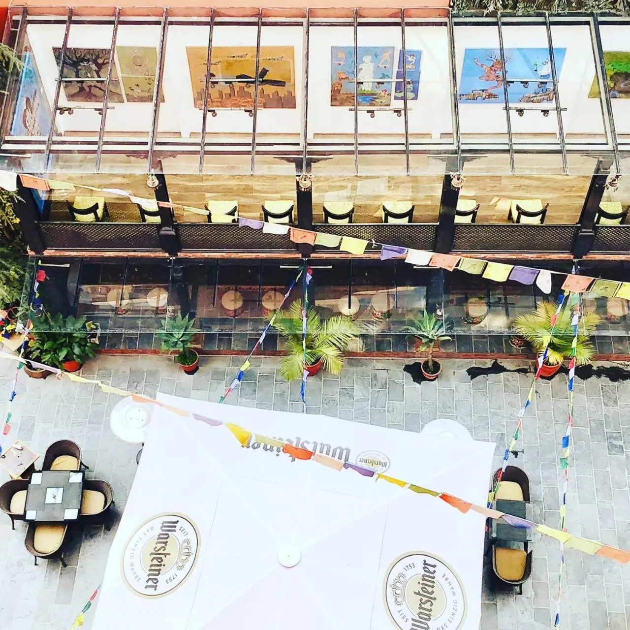 Restaurant/places to eat in Dalai-La Boutique Hotel