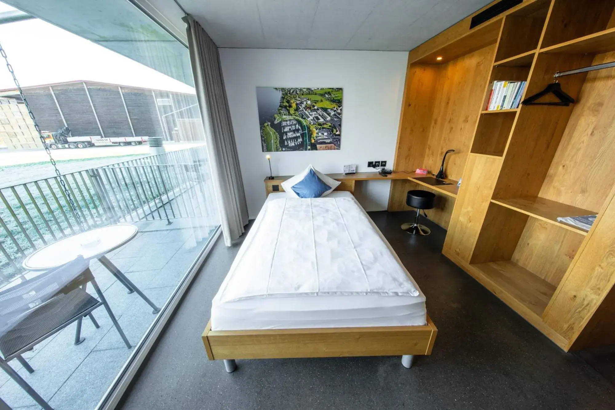 Single Room with Balcony - single occupancy in Hotel Frauenfeld Single Room with Balcony - single occupancy in Hotel Frauenfeld