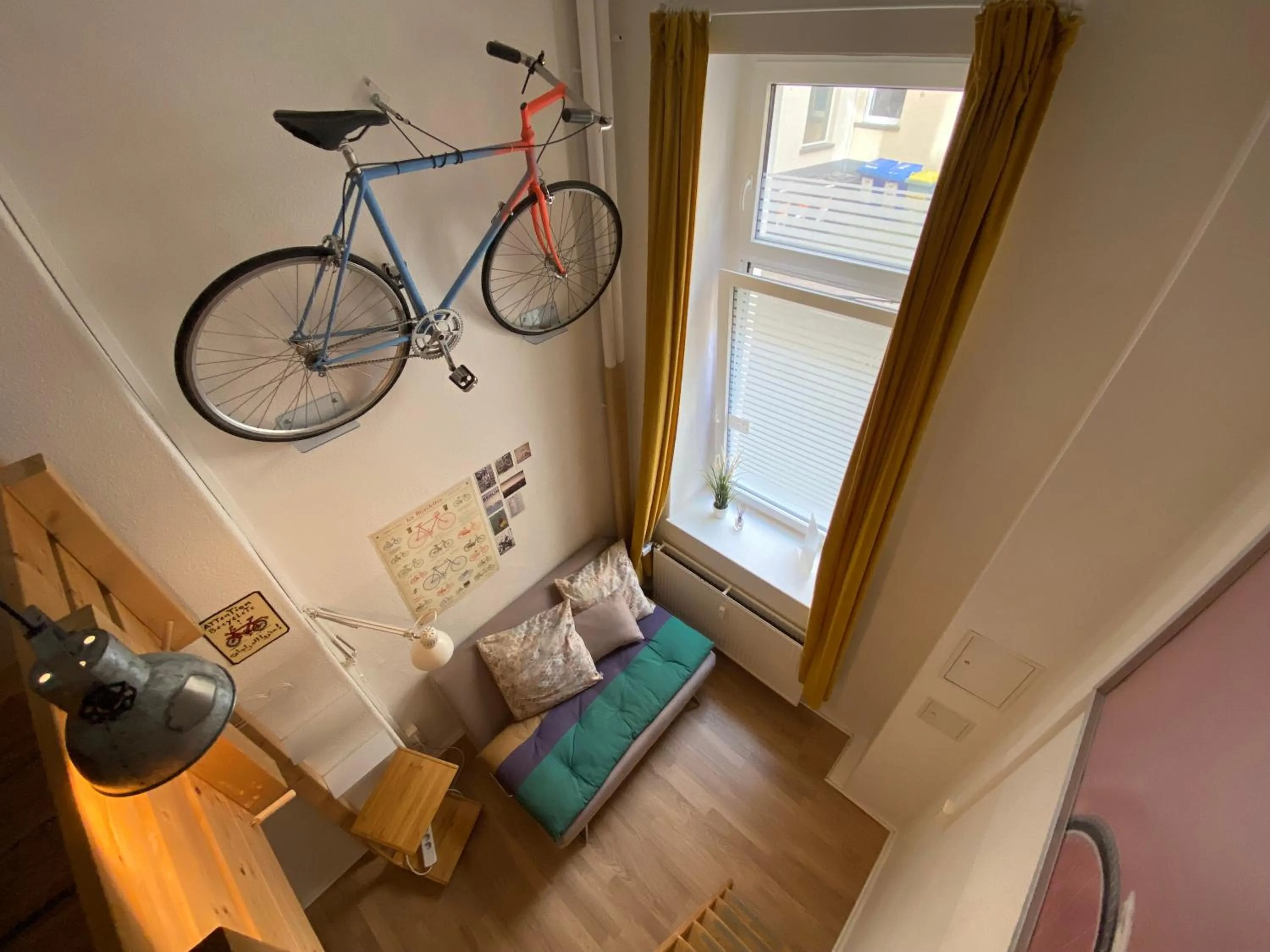 Seating area in Kiez Hostel Berlin