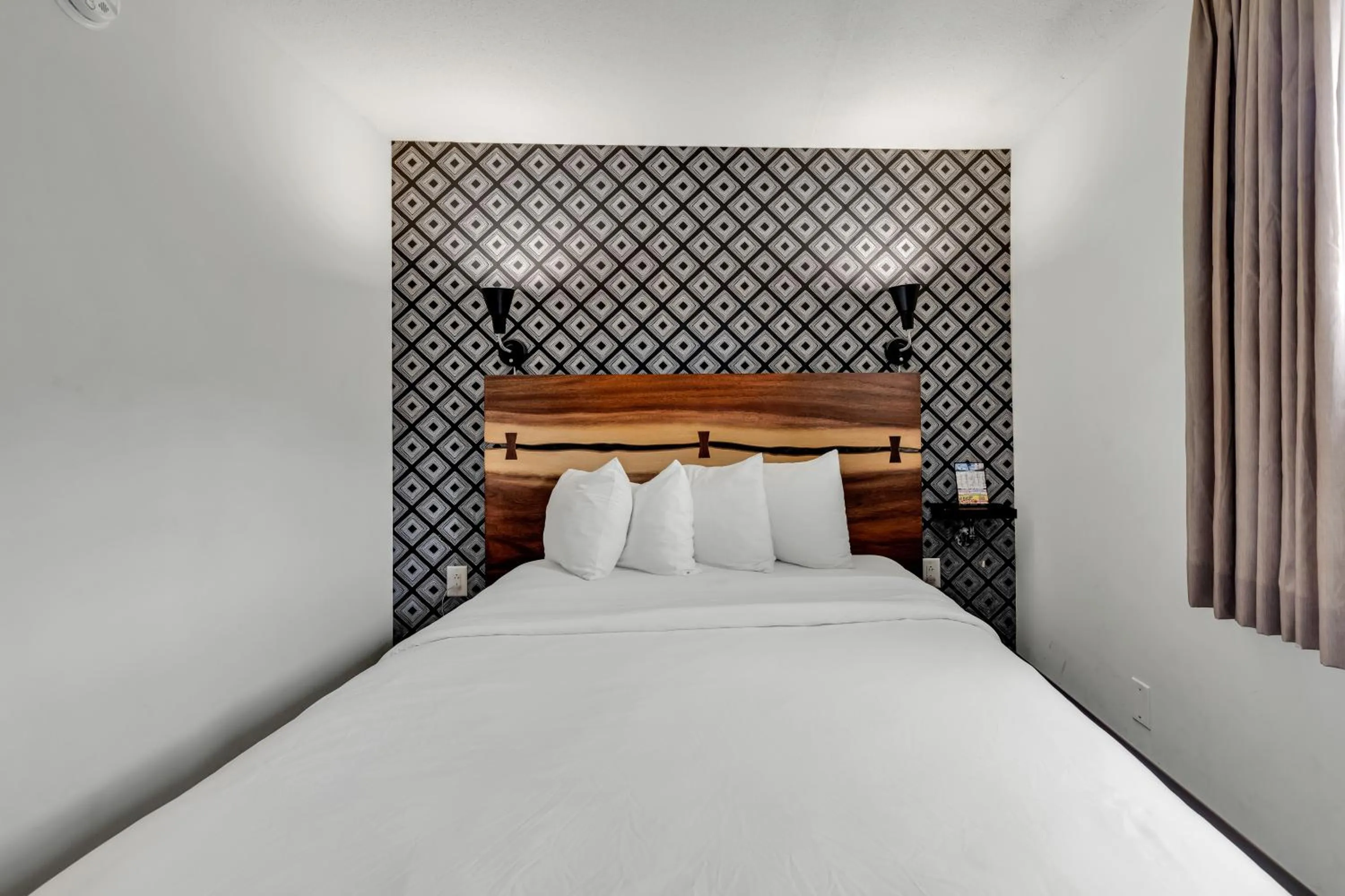 Bedroom, Bed in Holiday Shores Myrtle Beach