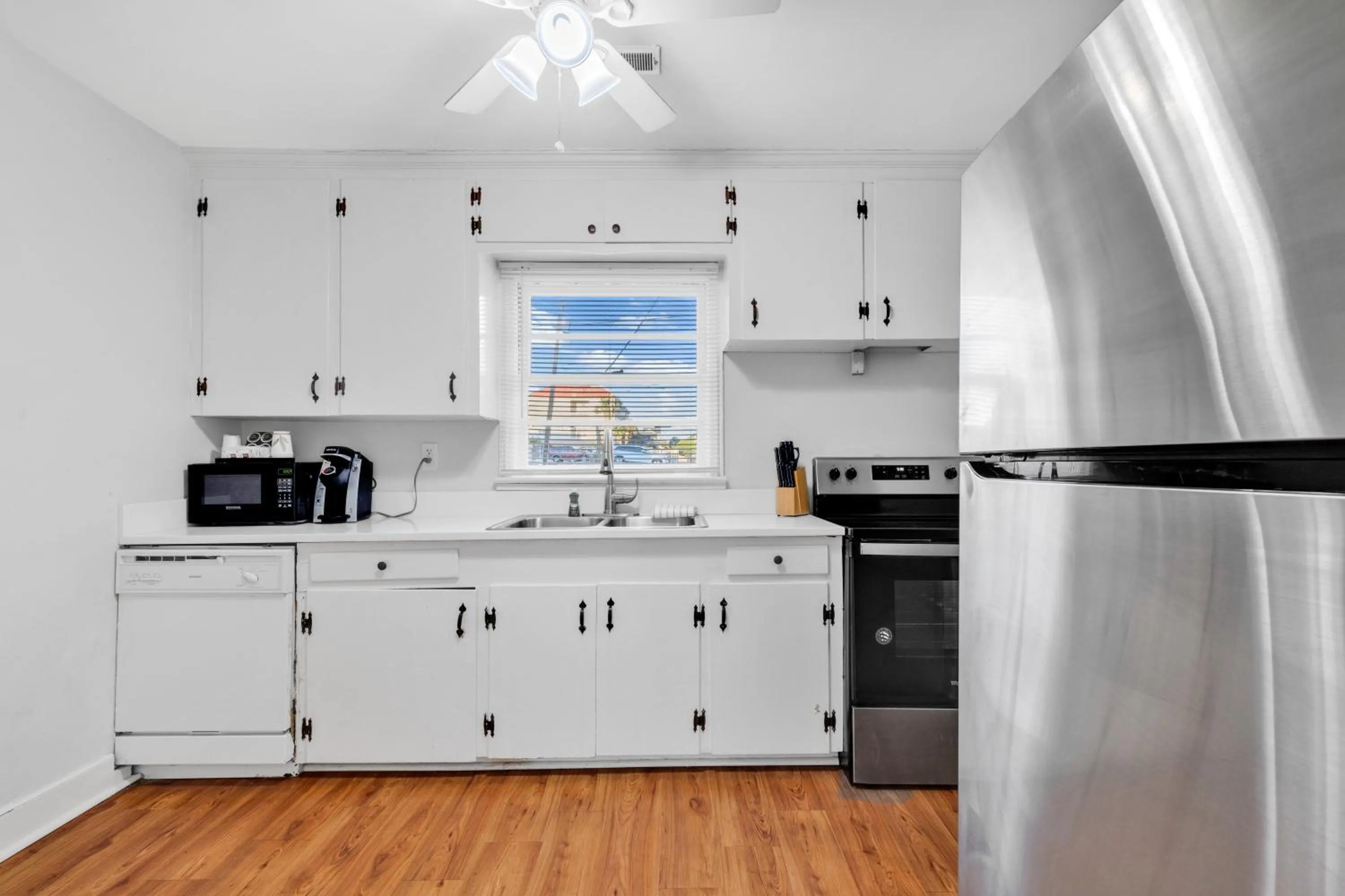 Kitchen or kitchenette in Holiday Shores Myrtle Beach