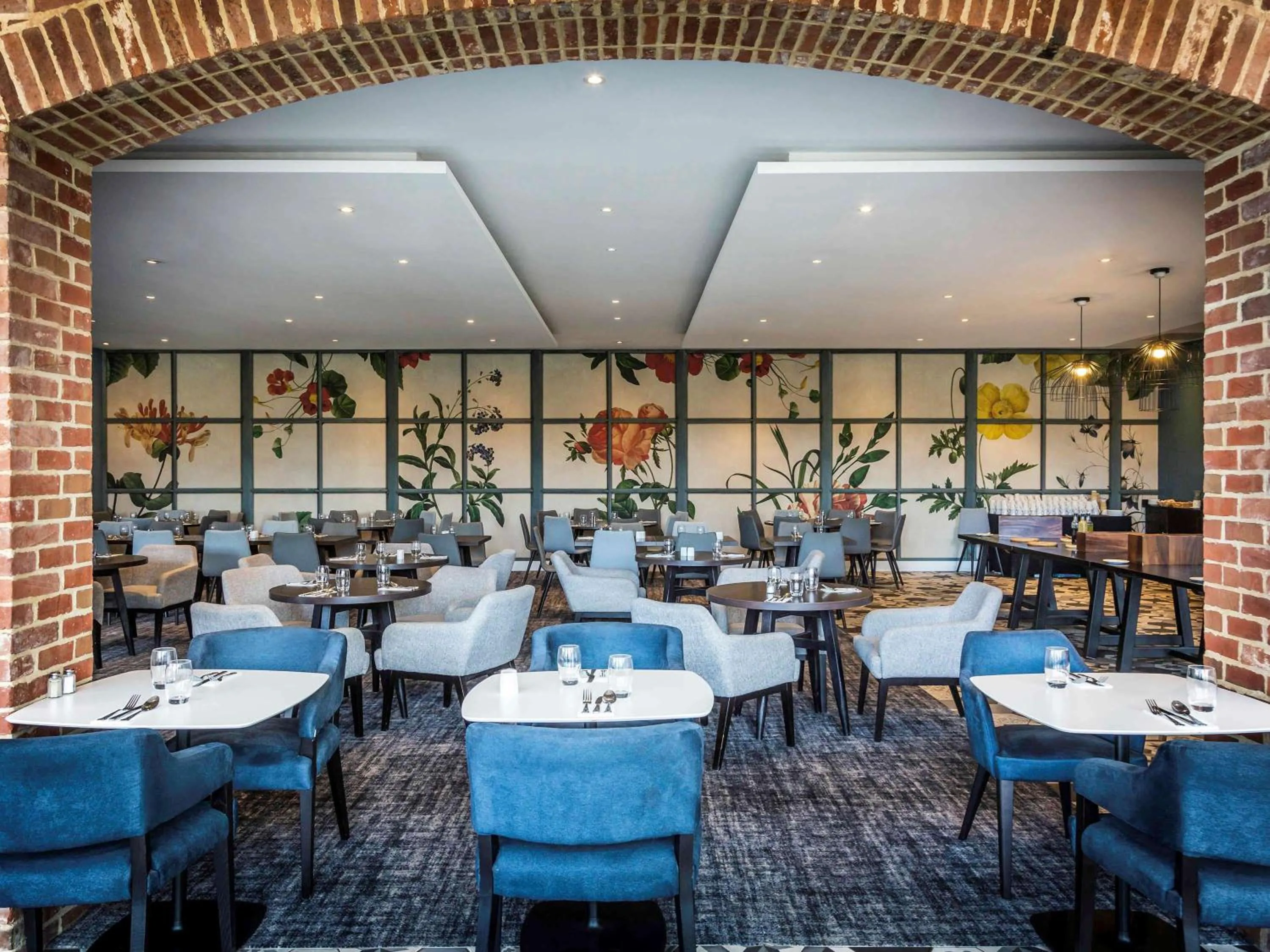 Restaurant/places to eat in Walton Hall Hotel & Spa by Sunday