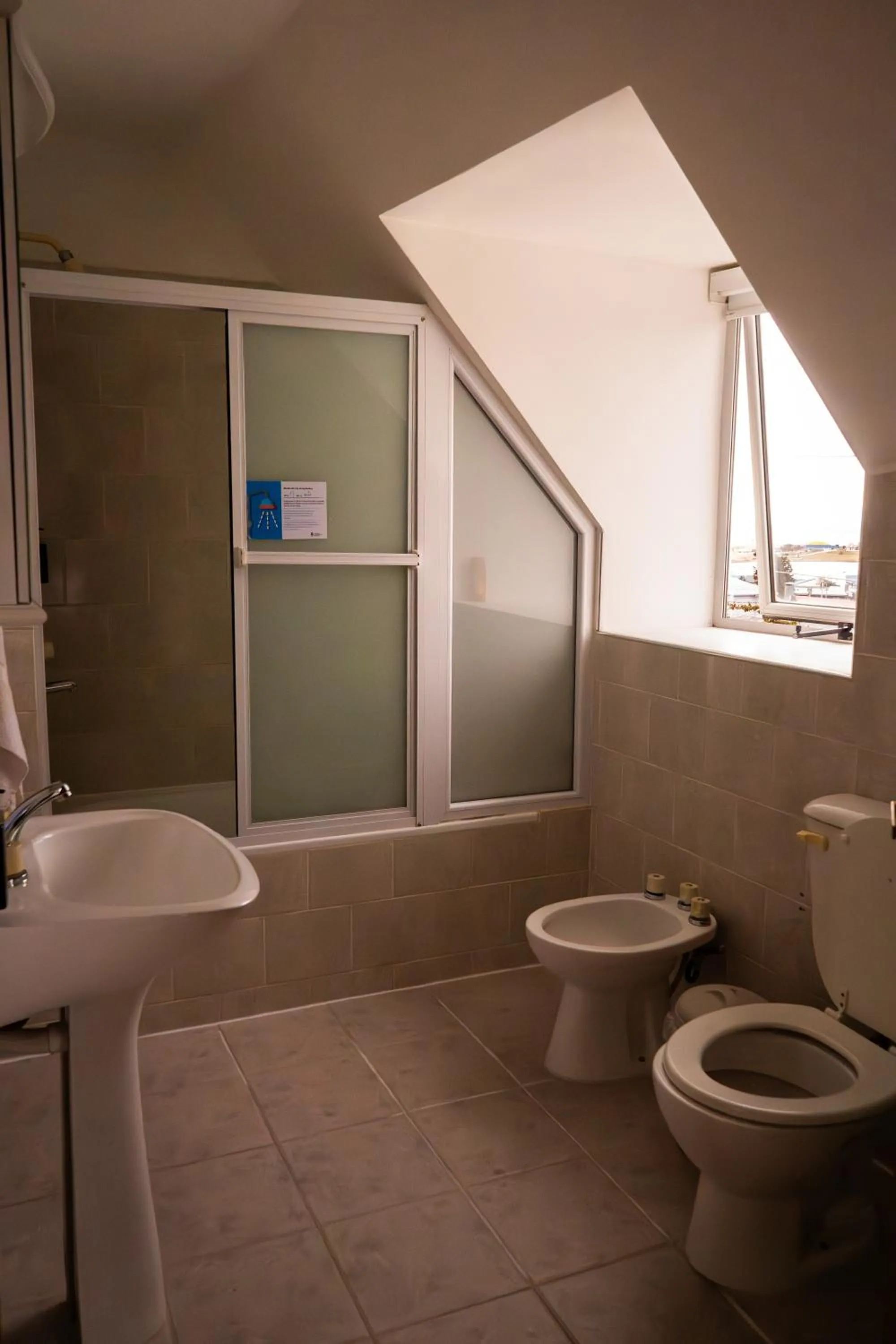 Bathroom in PORTAL ANTARTlCO