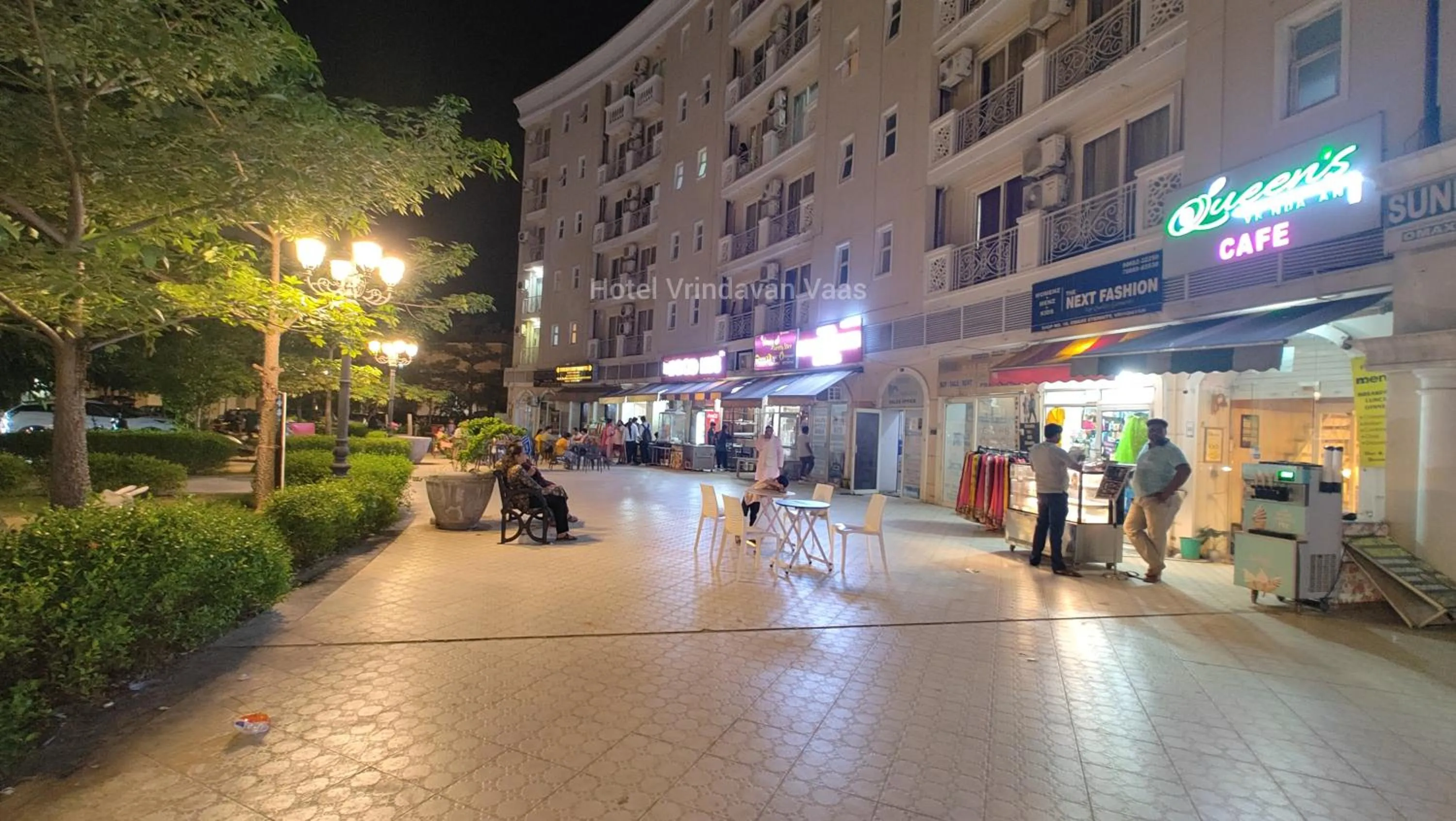 Restaurant/places to eat in Hotel Vrindavan Vaas