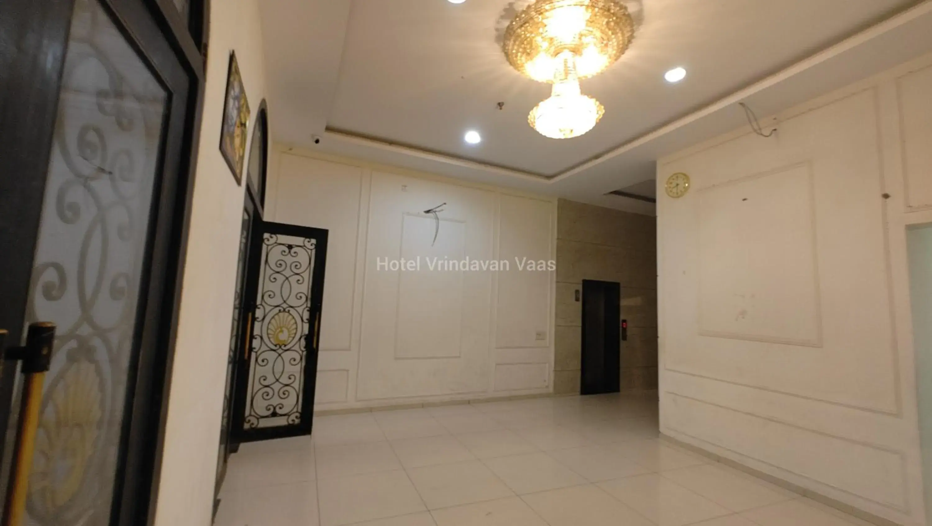 Double Room with Balcony - single occupancy in Hotel Vrindavan Vaas Double Room with Balcony - single occupancy in Hotel Vrindavan Vaas
