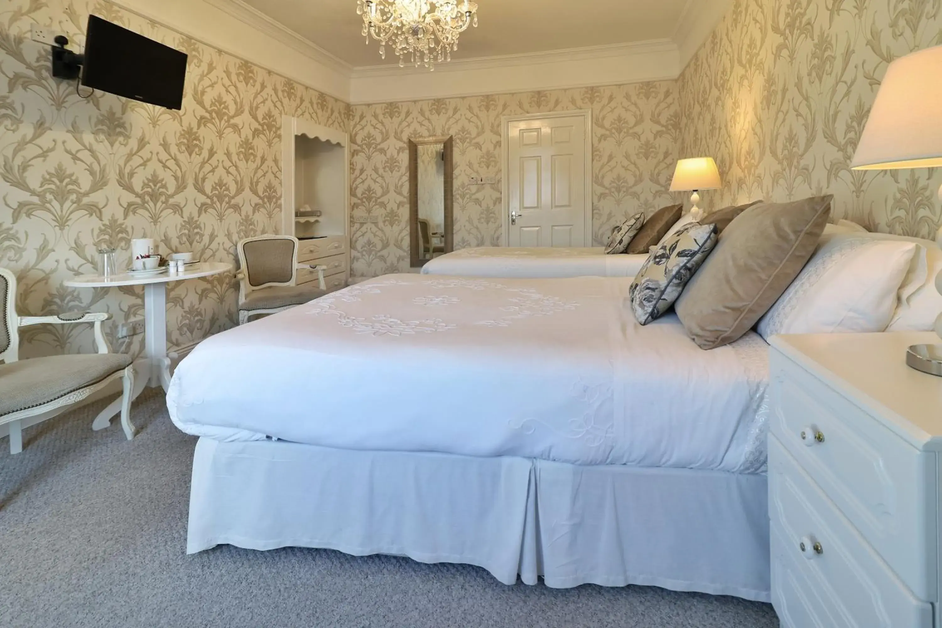 Deluxe Double or Twin Room in Meadowside B&B Deluxe Double or Twin Room in Meadowside B&B