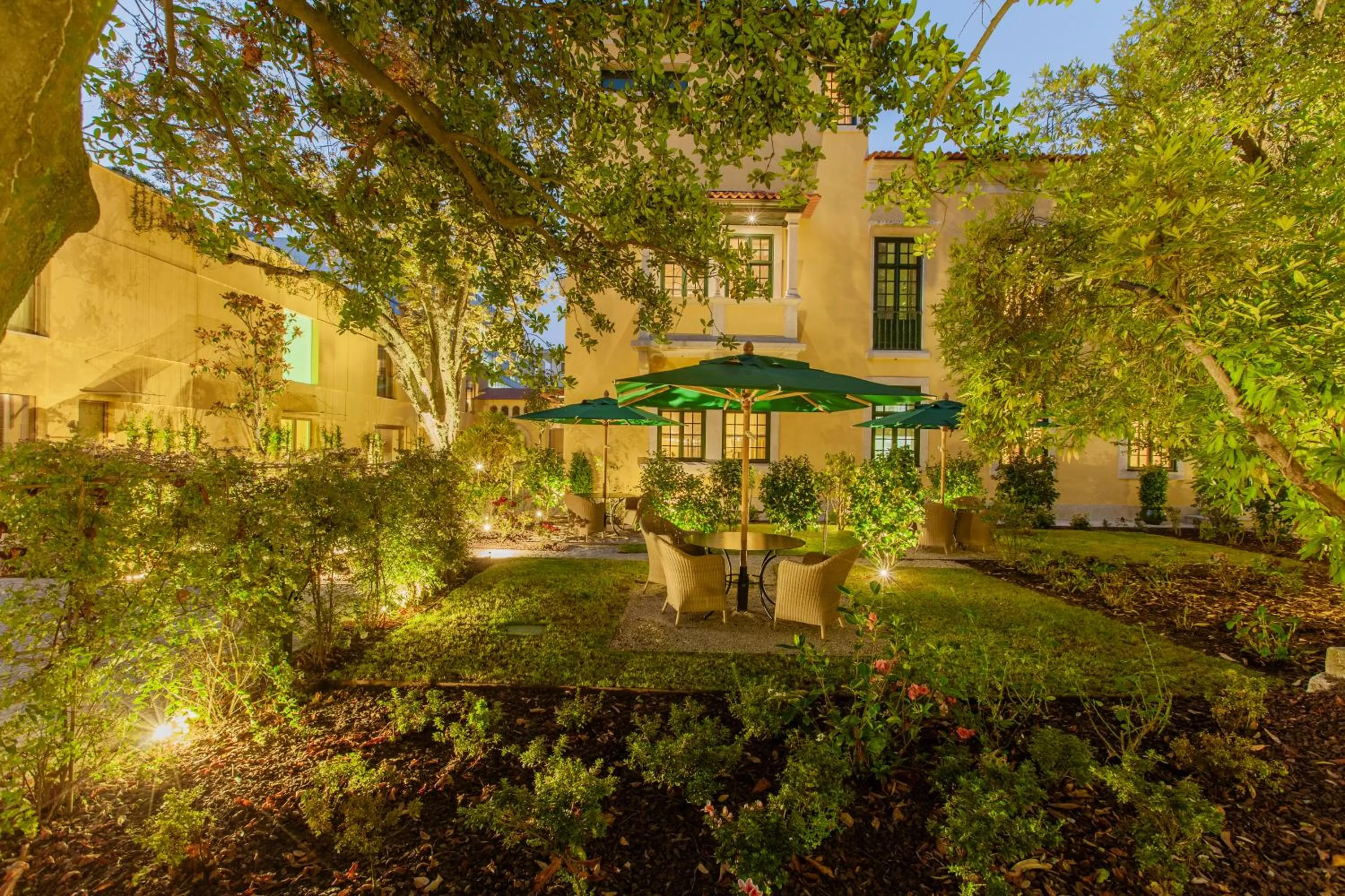 Property building in Palacete Severo