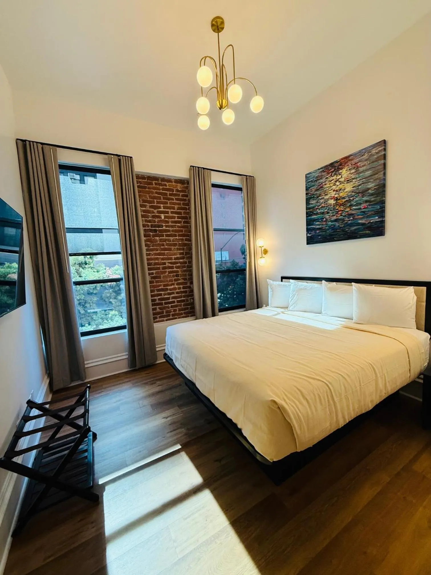 Bedroom, Bed in The Beau Hotel Downtown San Diego Gaslamp Quarter