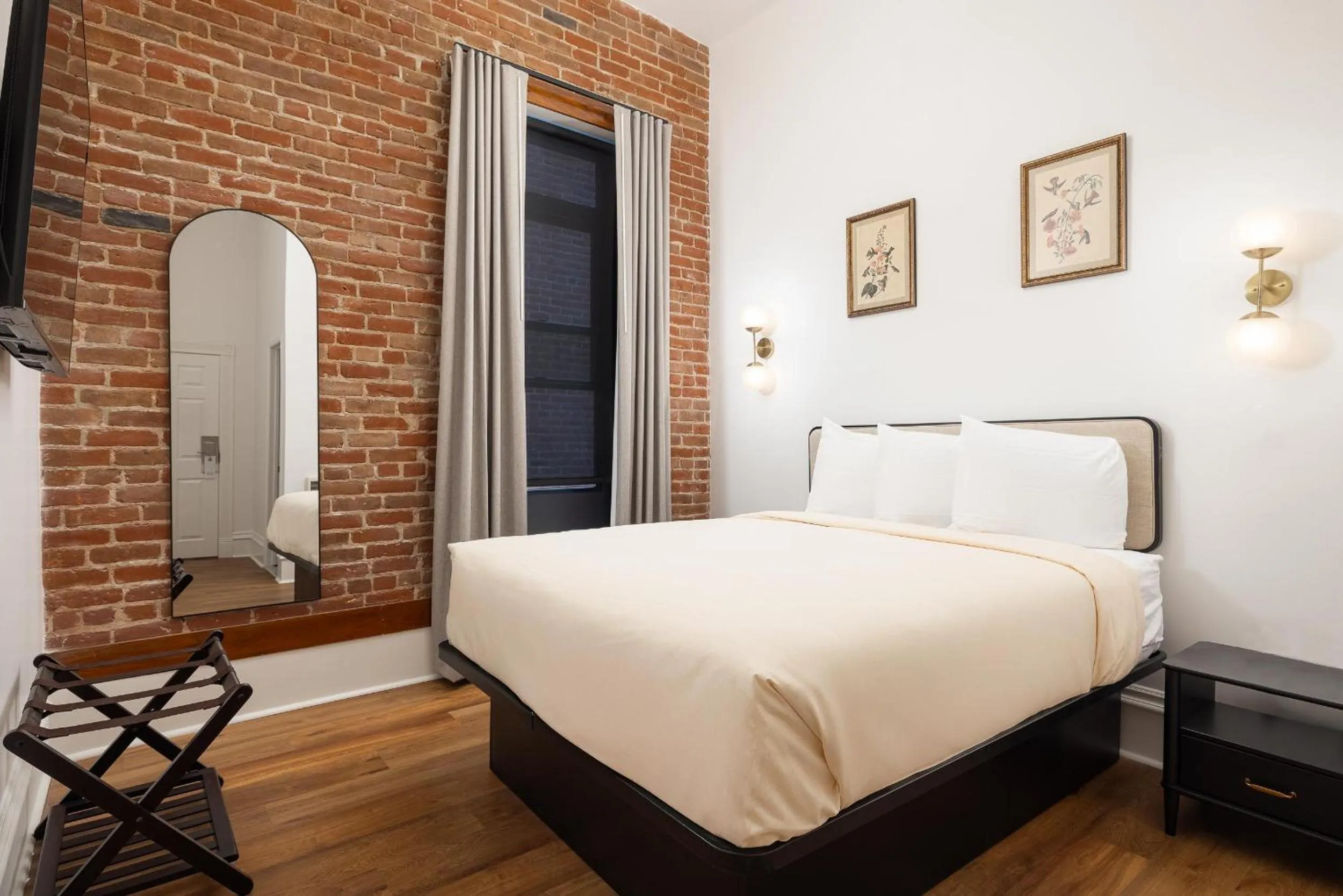 Bed in The Beau Hotel Downtown San Diego Gaslamp Quarter