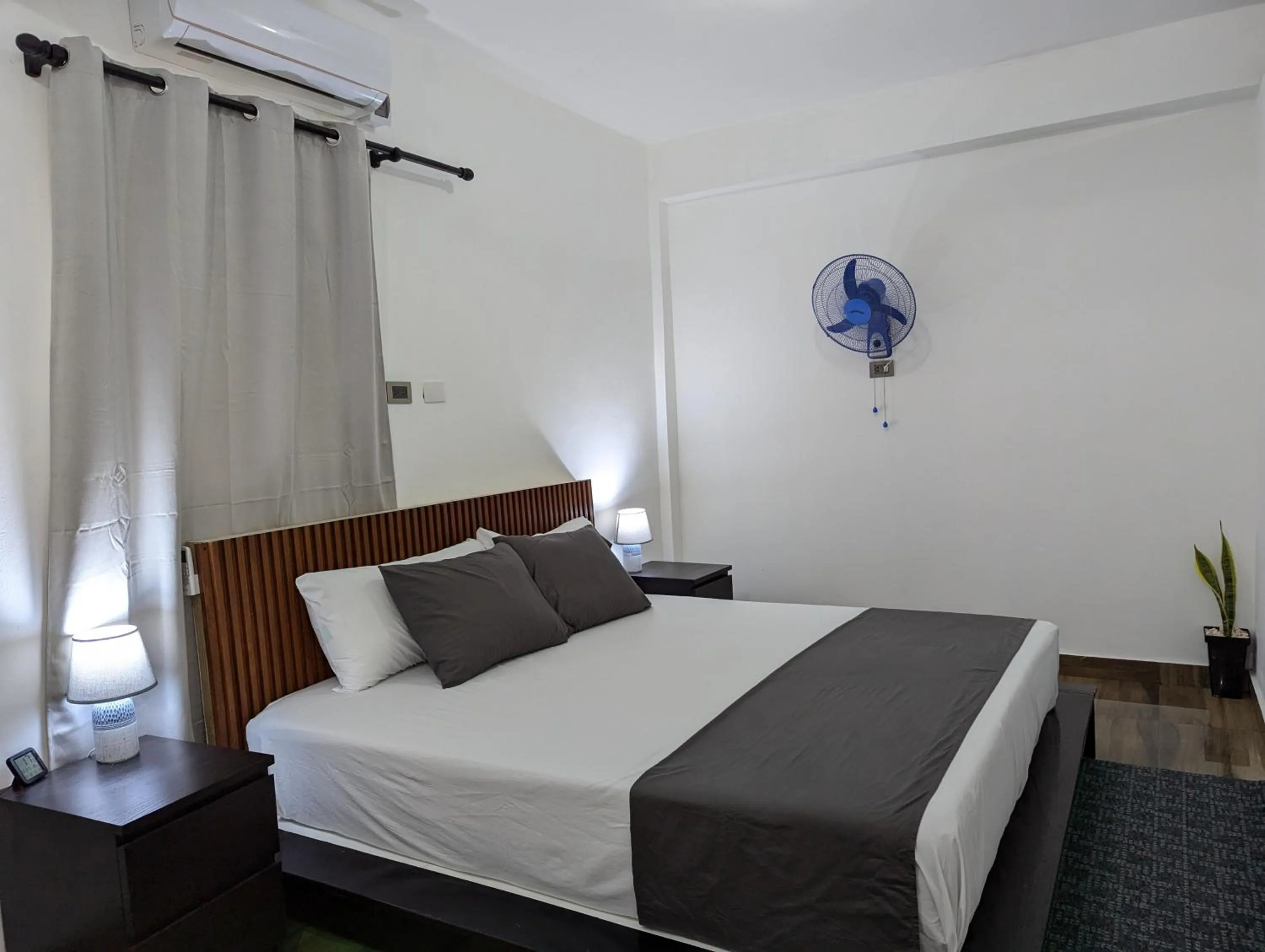 Bed in A 7 minutos del Aeropuerto SDQ, Moderno y Compacto Apartamento