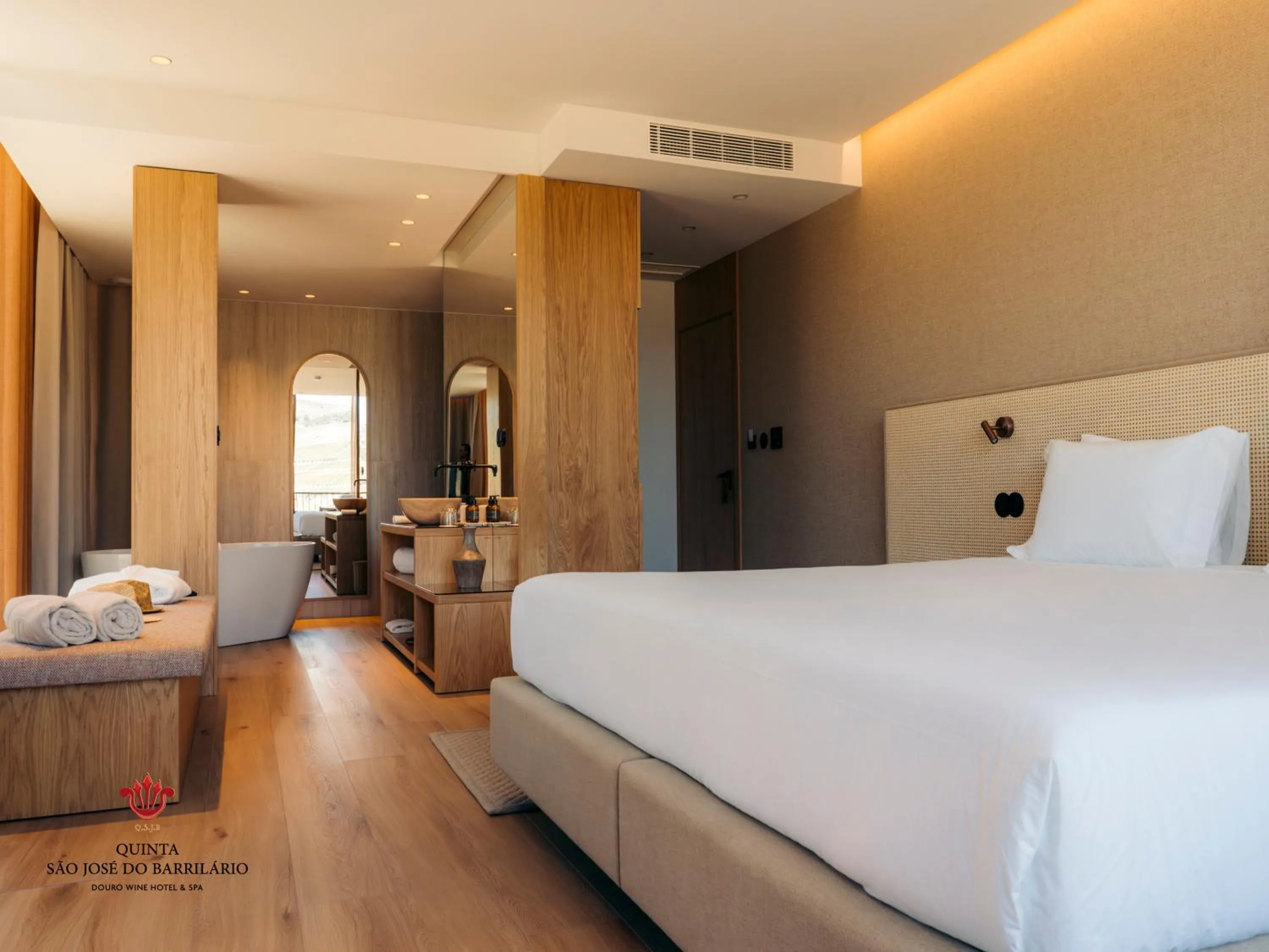 Bed in Barrilario Douro Wine Hotel e Spa - Quinta São Jose do Barrilario