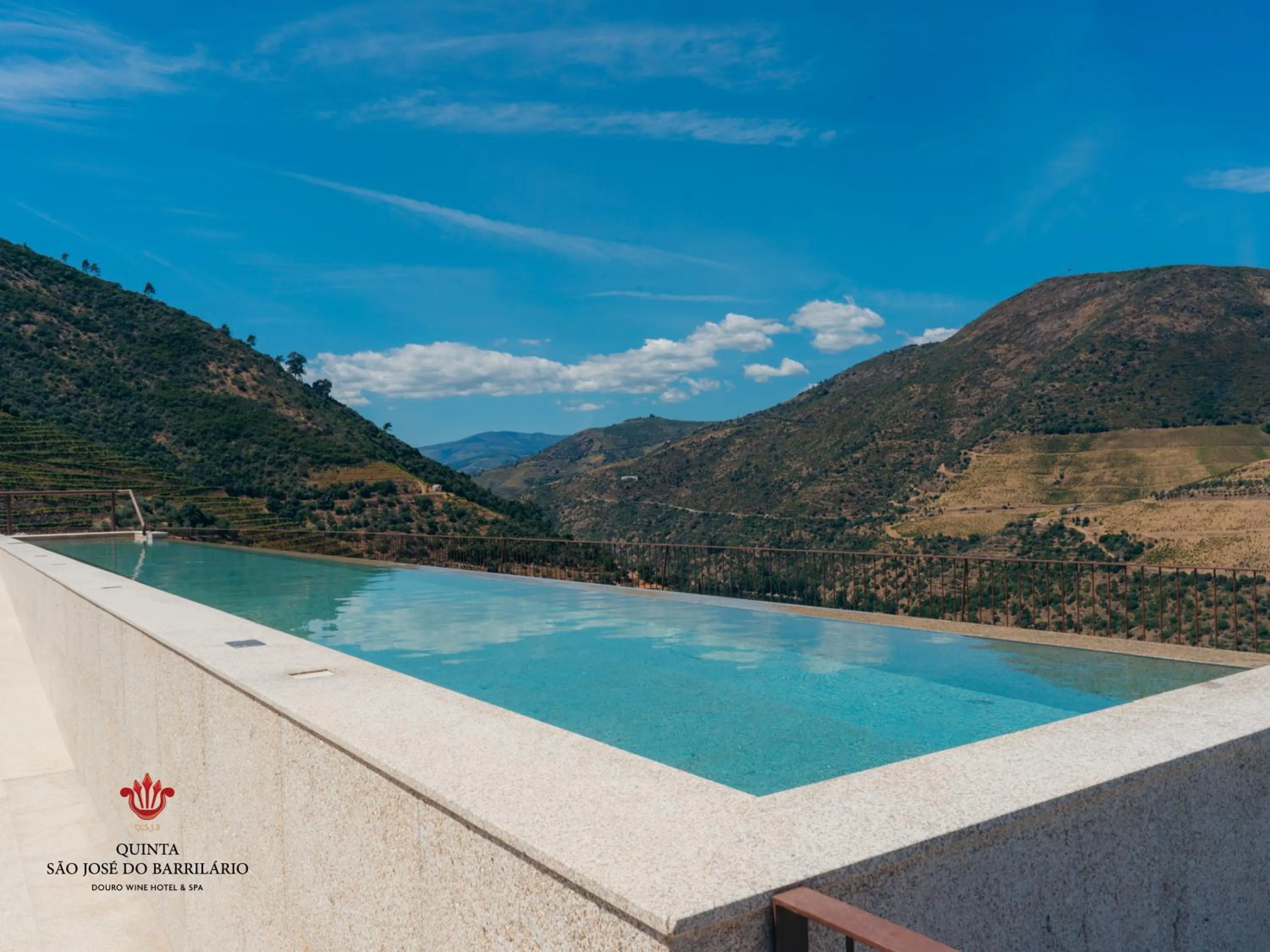 Swimming pool in Barrilario Douro Wine Hotel e Spa - Quinta São Jose do Barrilario
