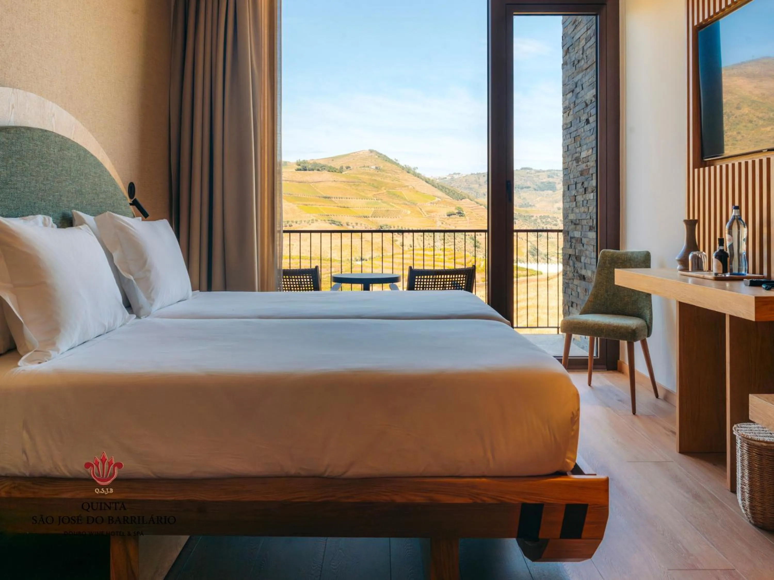 Bed in Barrilario Douro Wine Hotel e Spa - Quinta São Jose do Barrilario