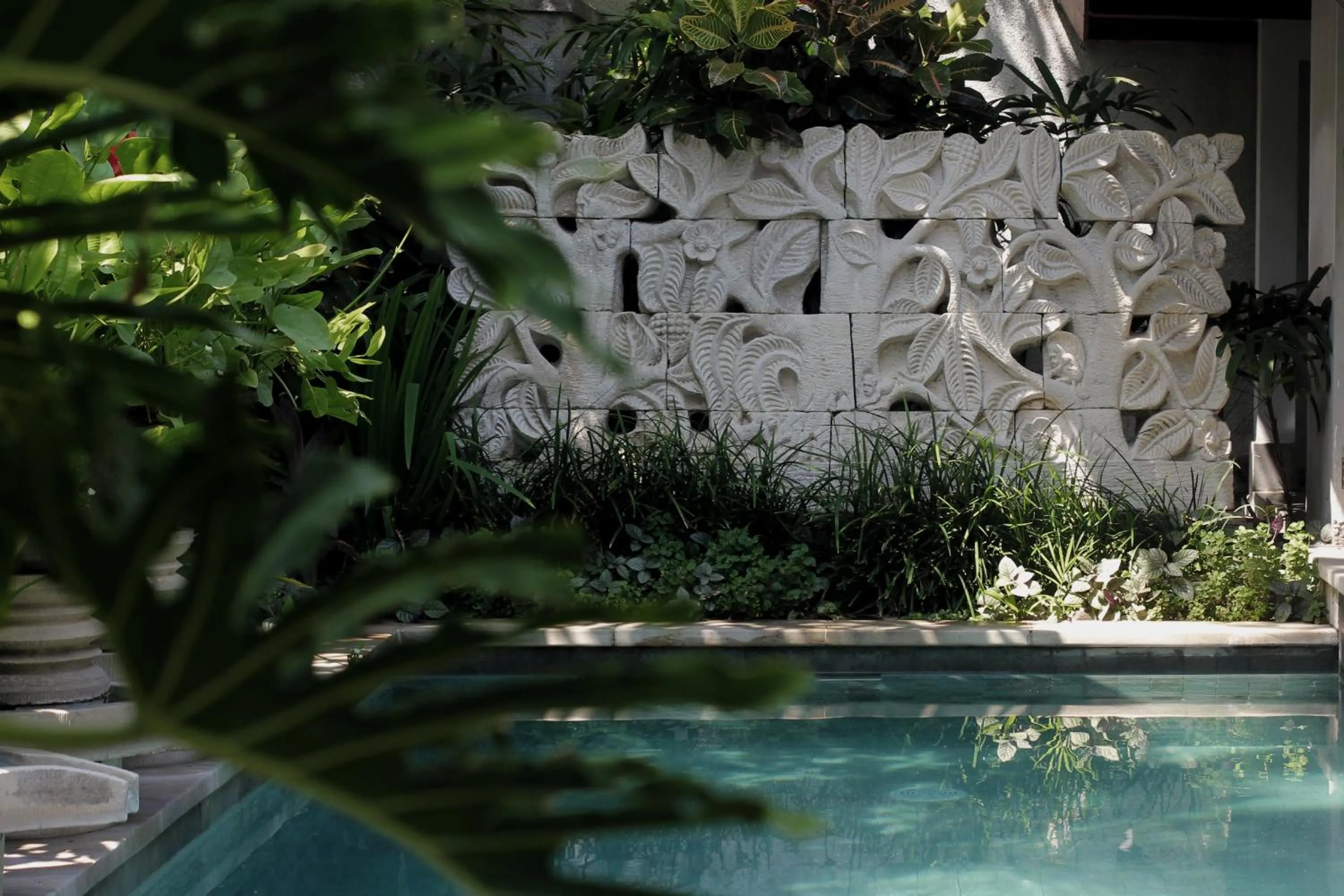 Garden in Aradhana Villas by Ekosistem