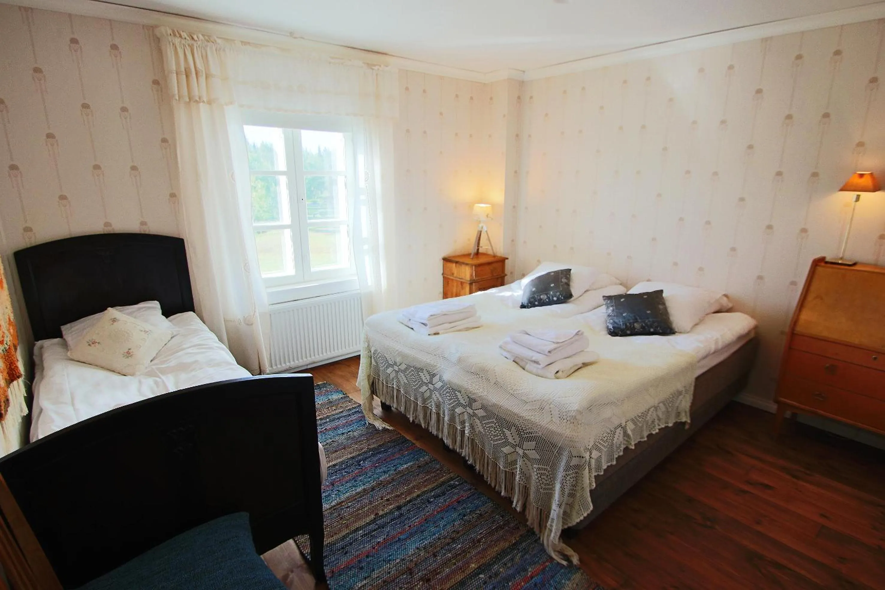 Photo of the whole room, Bed in Elves Village Hotel