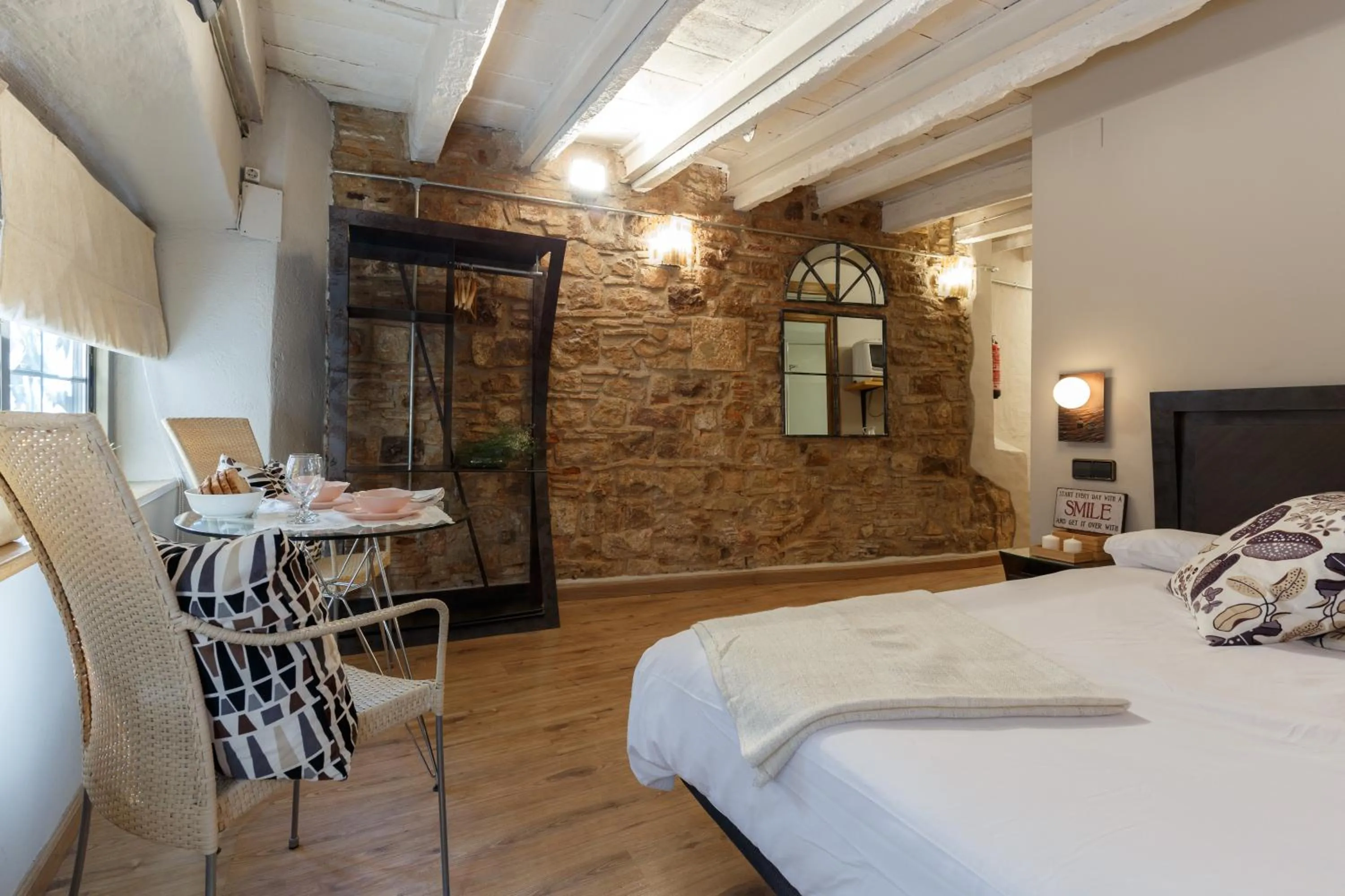 Photo of the whole room, Bed in AinB Picasso-Corders Apartments