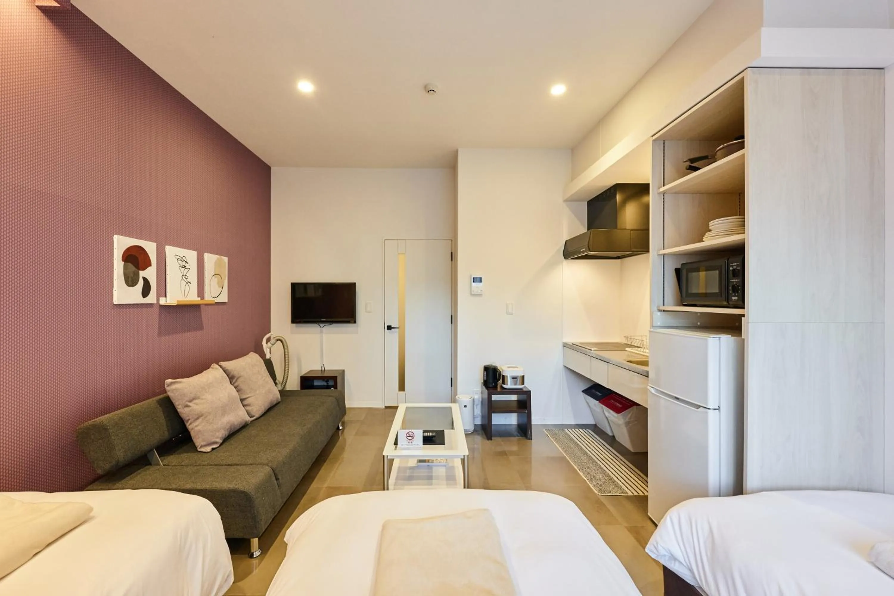 Living room, Bed in UCHI CHITOSE AJiTO