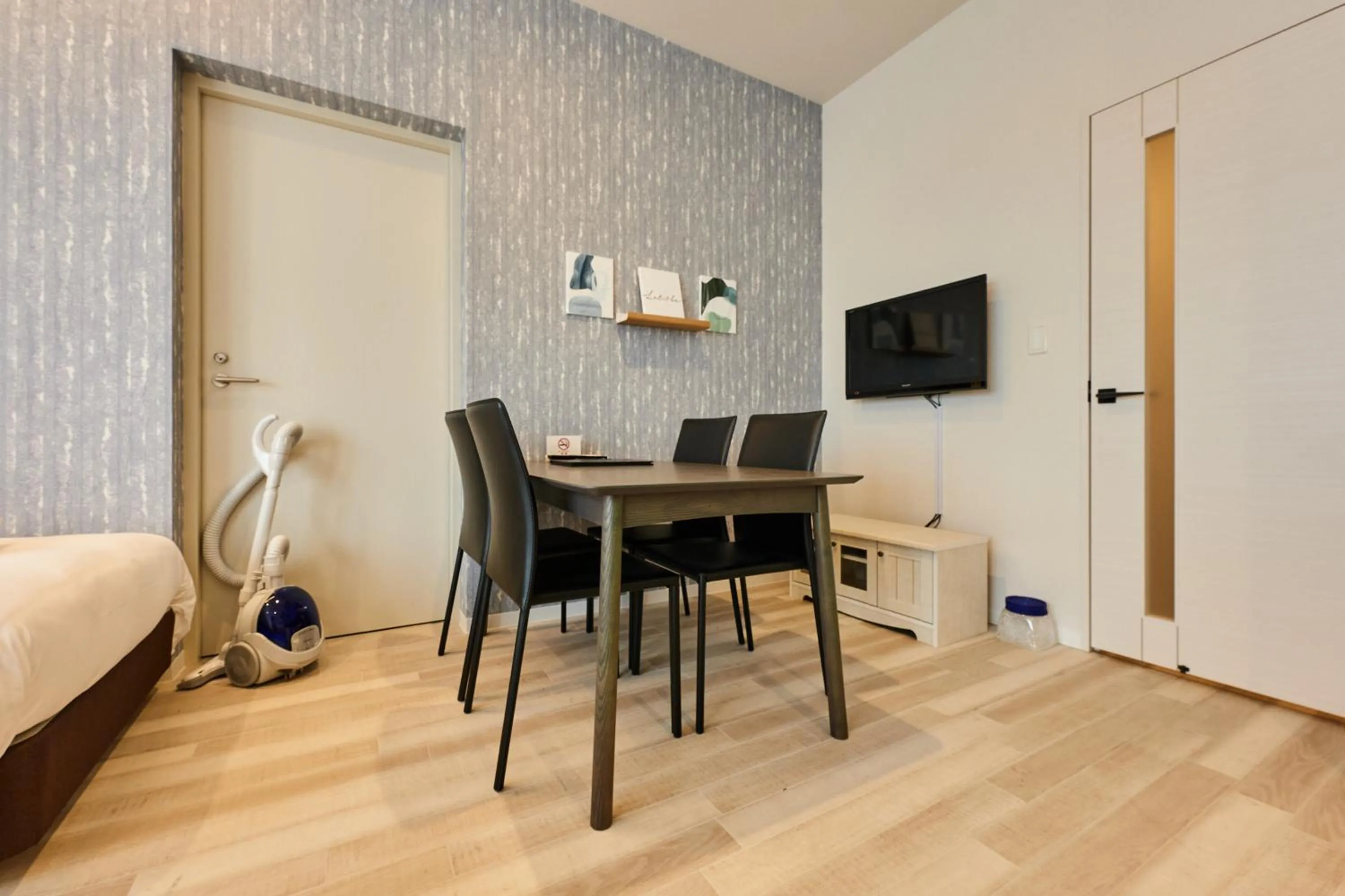 Dining area in UCHI CHITOSE AJiTO