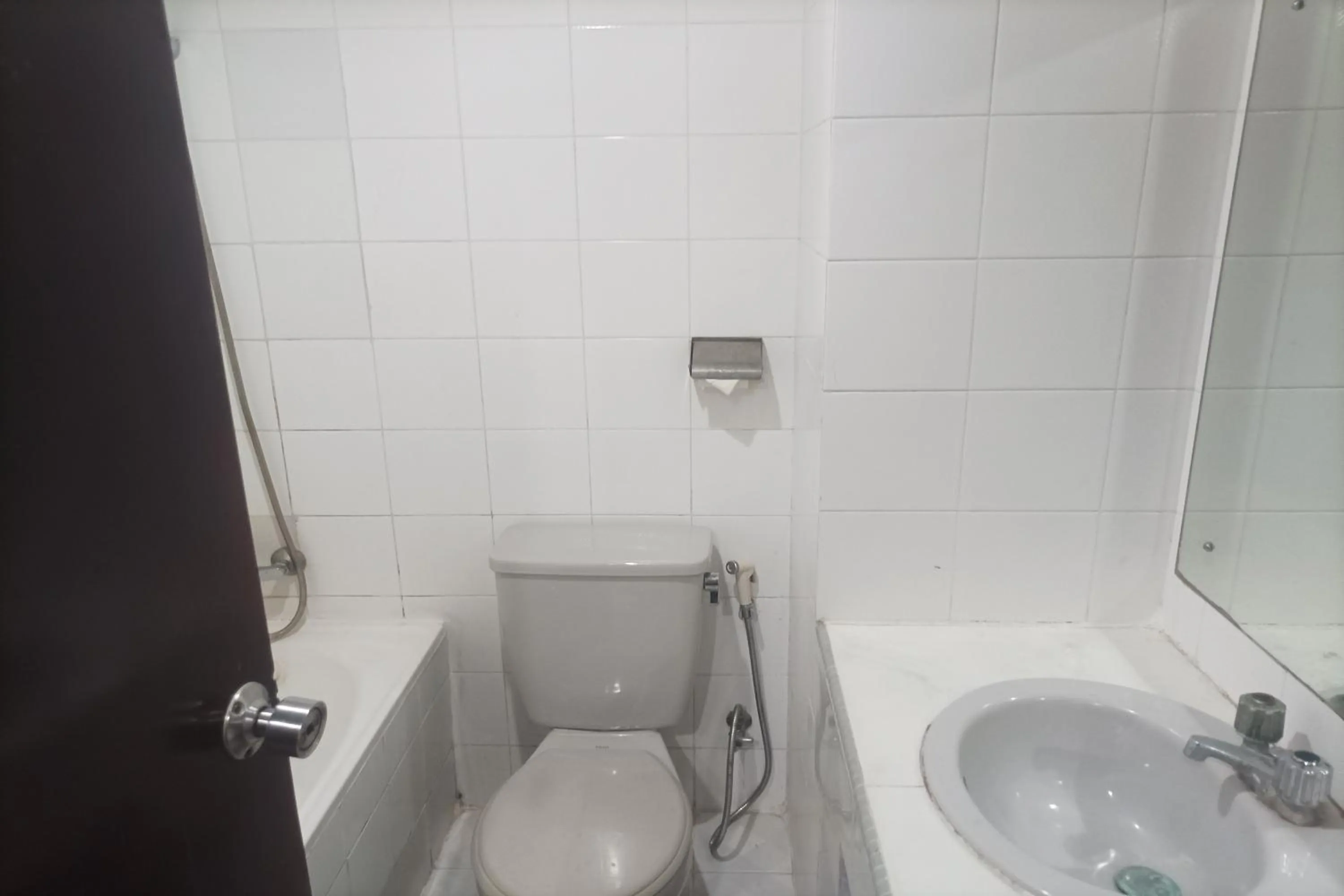 Shower in Hotel Efita